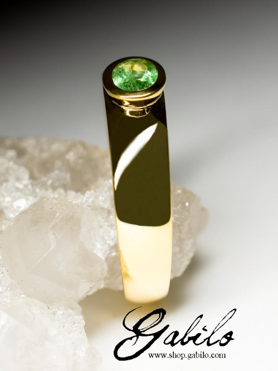 Oval Cut Tsavorite Gold Ring Jewelry Bright Deep Green Garnet LGBTQ Engagement Jewellery For Sale