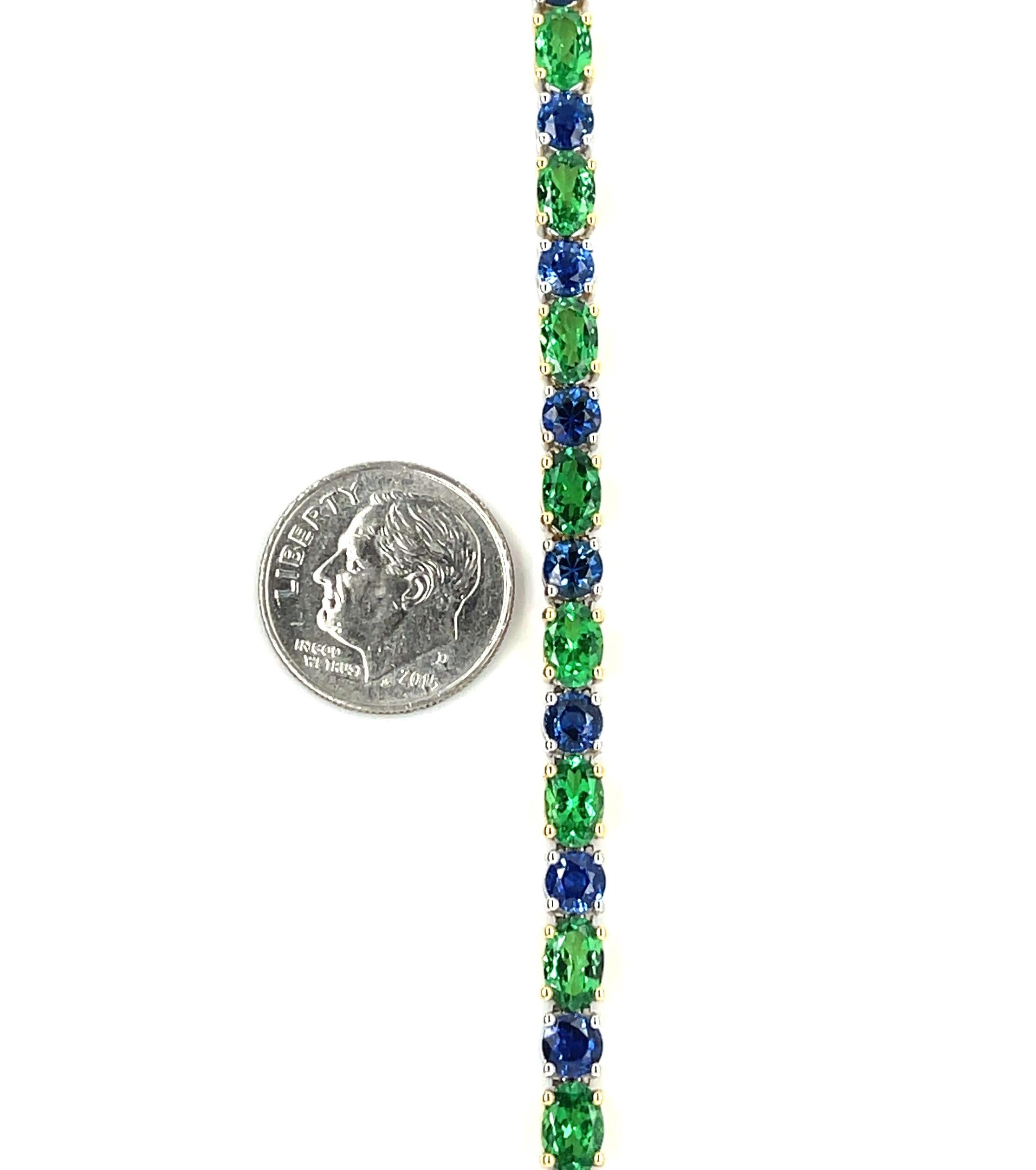 Round Cut Tsavorite Green Garnet and Blue Sapphire Link Bracelet in 18k Gold For Sale