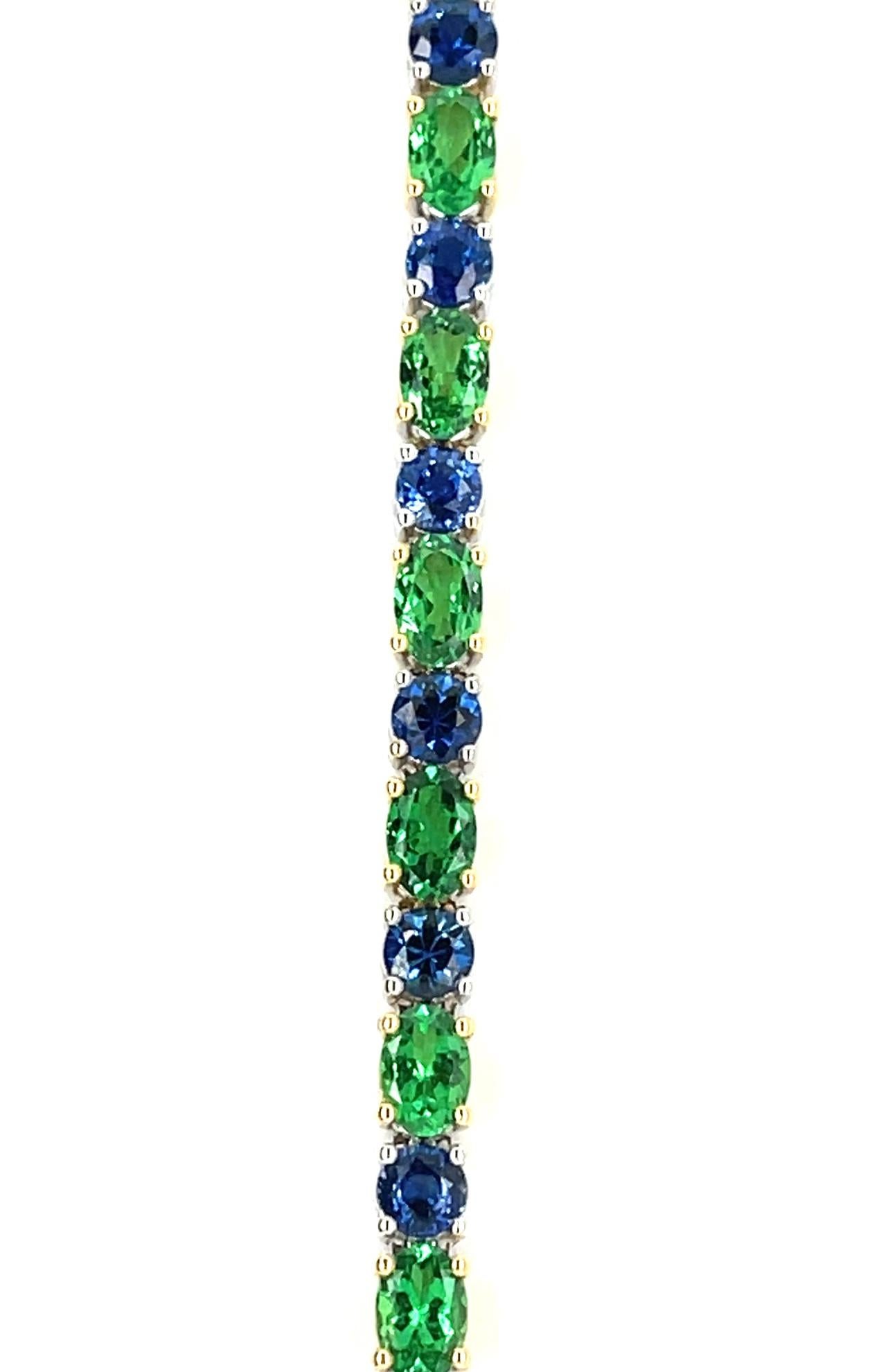 Gliederarmband aus 18 Karat Gold mit Tsavorit, grünem Granat und blauem Saphir Damen im Angebot