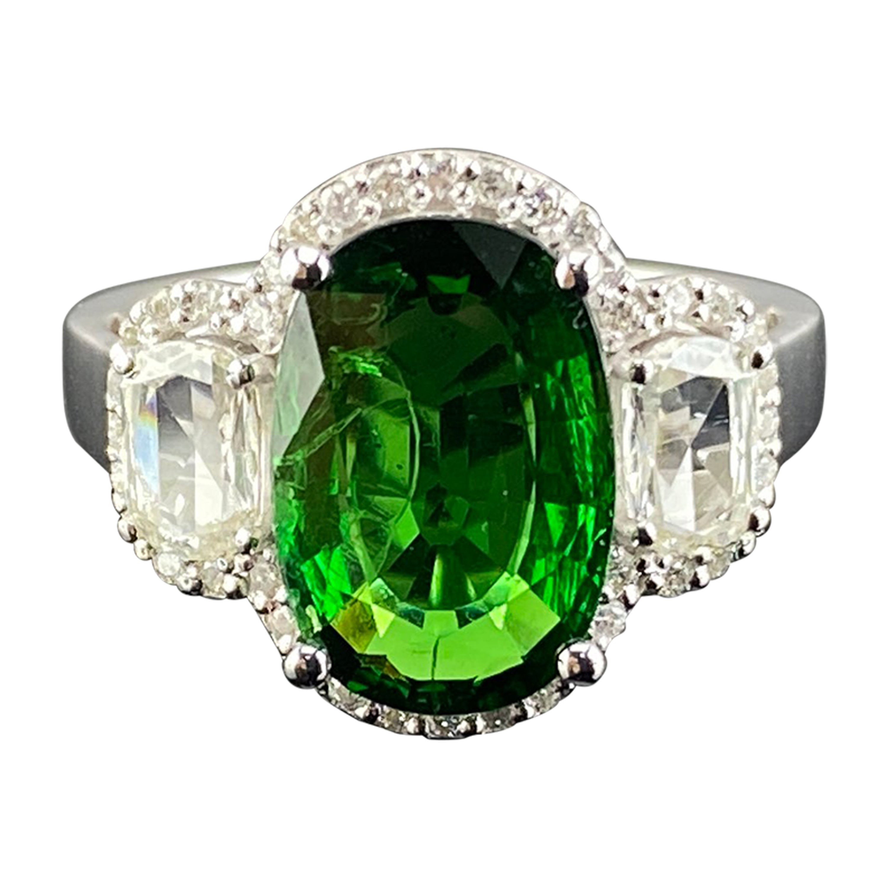 Bague de fiançailles cocktail en or blanc avec grenat vert tsavorite et diamant taille rose en vente