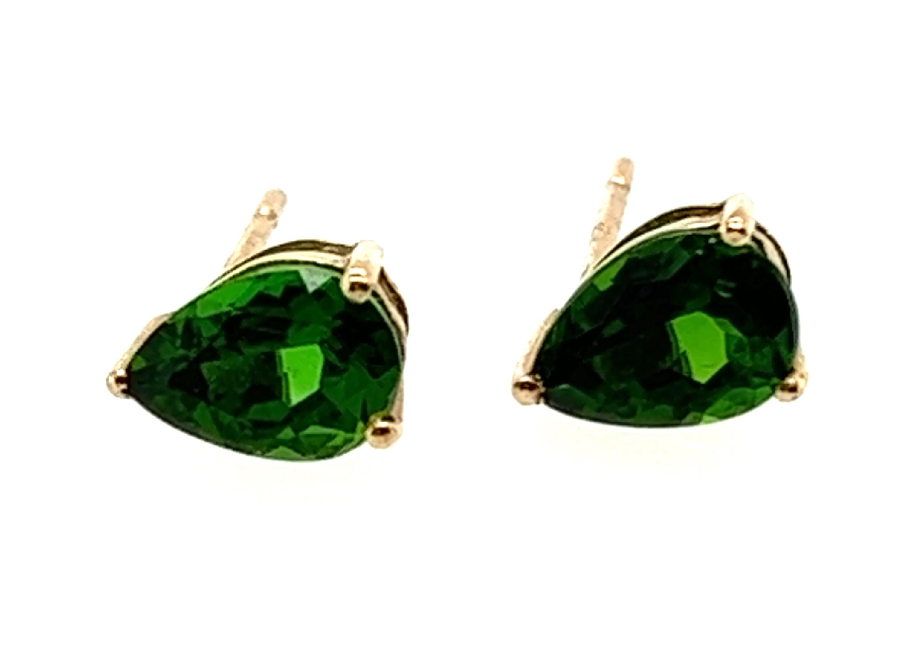 Tsavorit Grüner Granat-Ohrstecker 2 Karat Birnenschliff 2ct Gelbgold


Mit 2 natürlichen Tsavorit-Granat-Edelsteinen im Birnenschliff

100% natürliche Granate

2.00 Karat Edelsteingewicht

Massiv 10K Gelbgold

Einfach und doch elegant 

Tolle