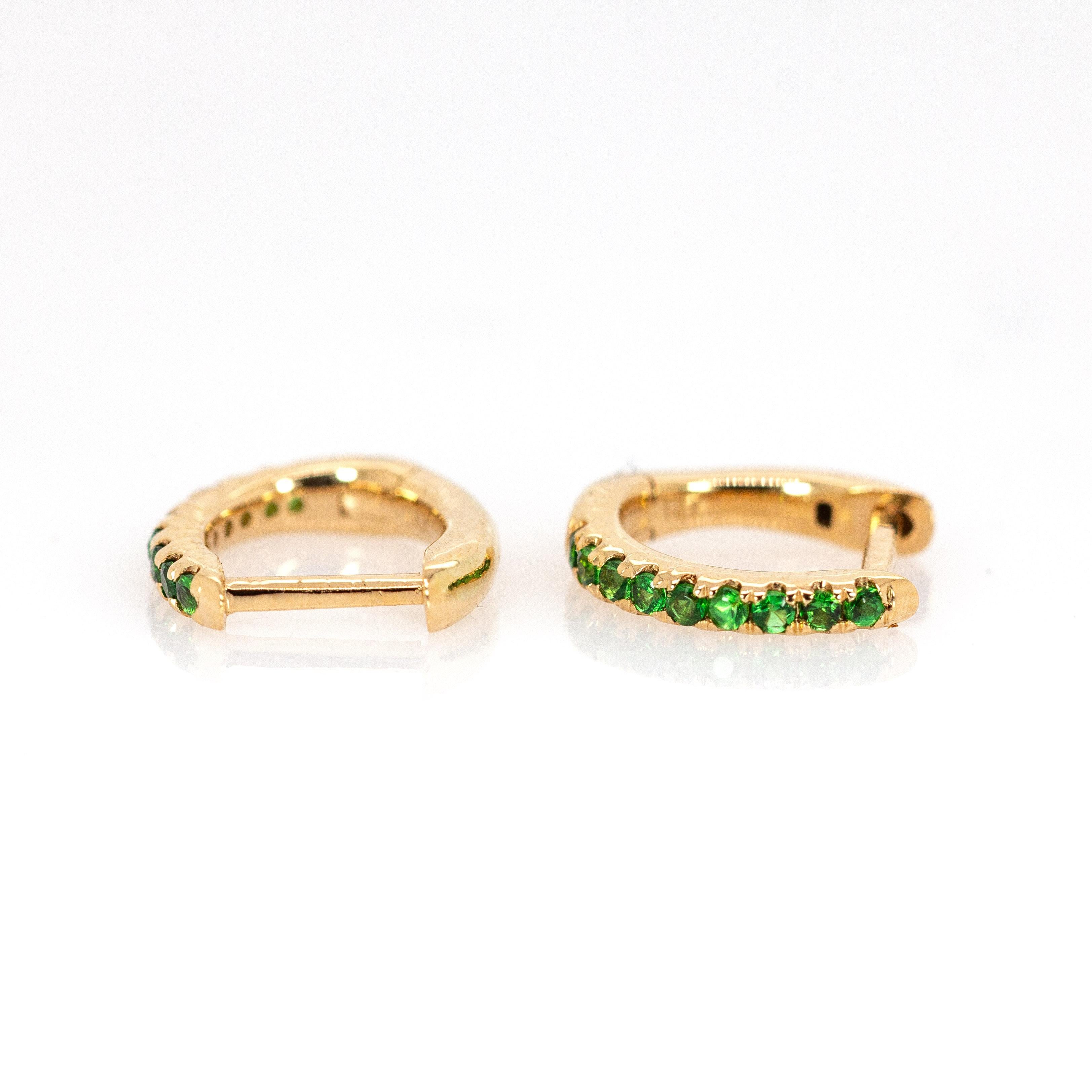 Tsavorit Huggies in massivem 14K Gelbgold  Verriegelung hinten 10mm (Rundschliff) im Angebot