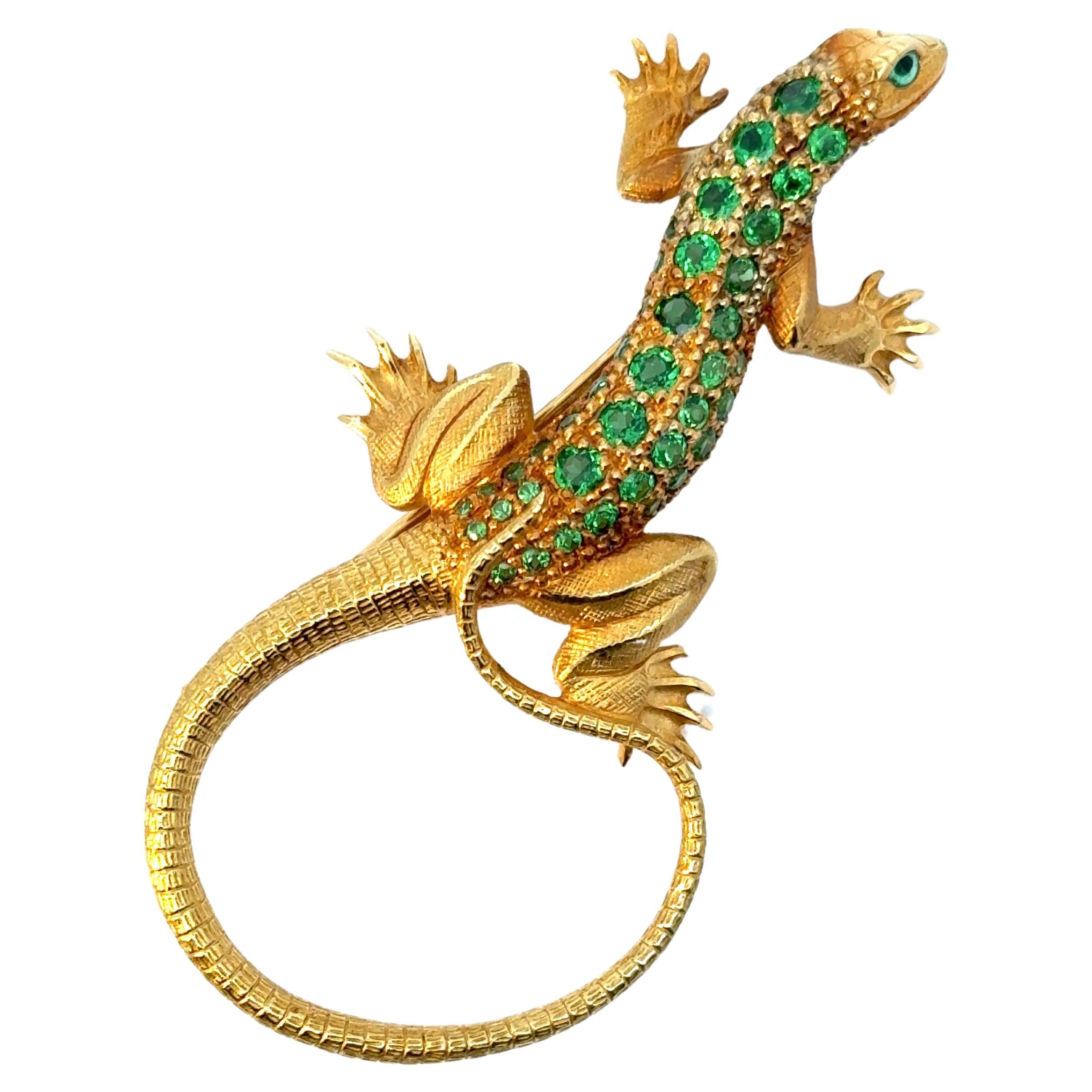 "Tsavorite Lizard" 18ct gold brooch For Sale