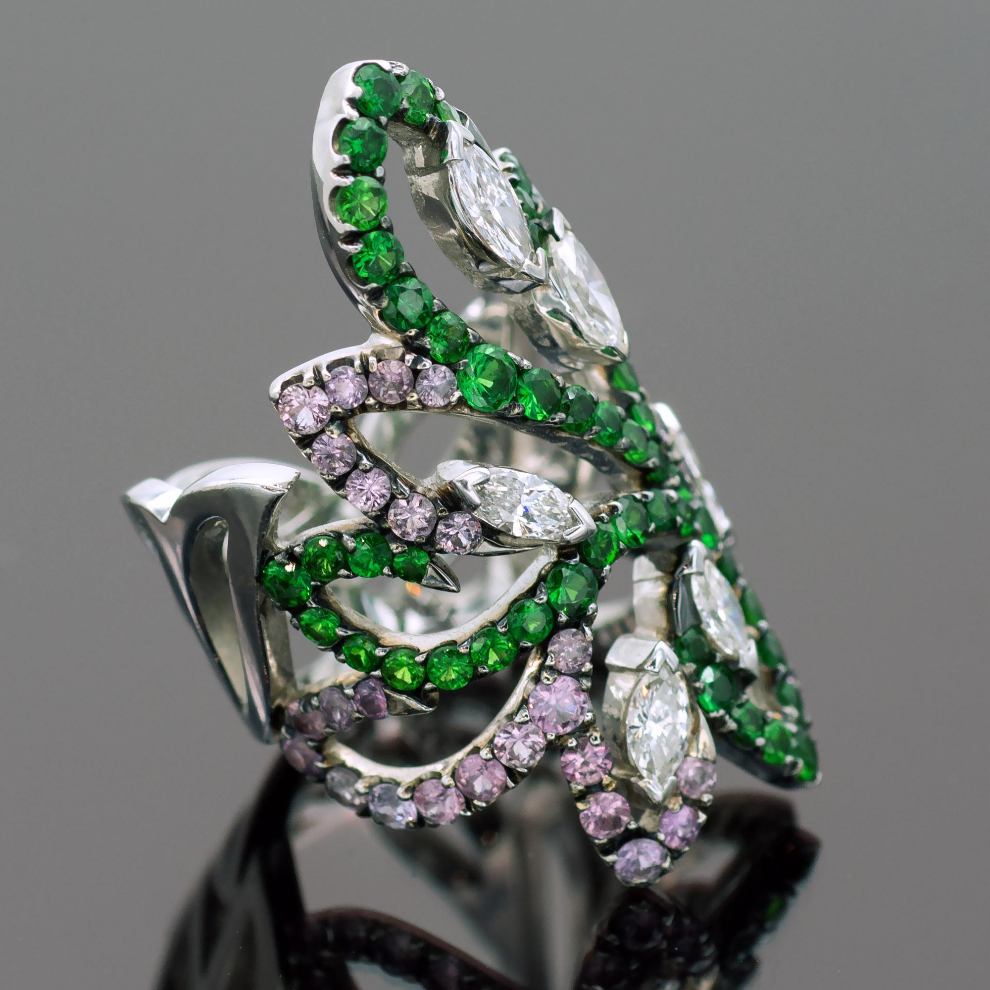 Tsavorite Pink Sapphire and Diamond Arabesque Ring In New Condition For Sale In Monte Carlo, MC