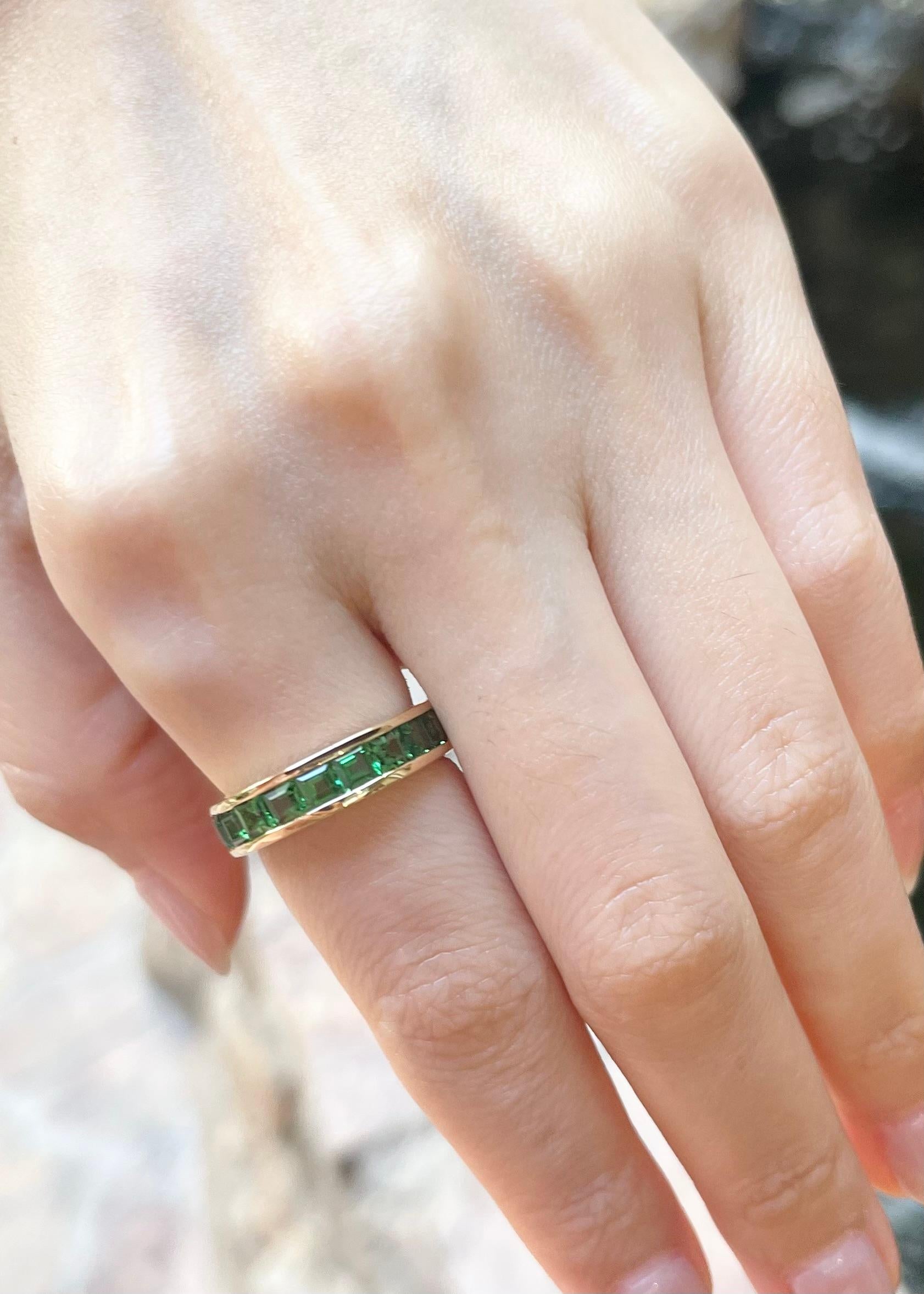 Tsavorite Ring set in 18K Gold Settings In New Condition For Sale In Bangkok, TH