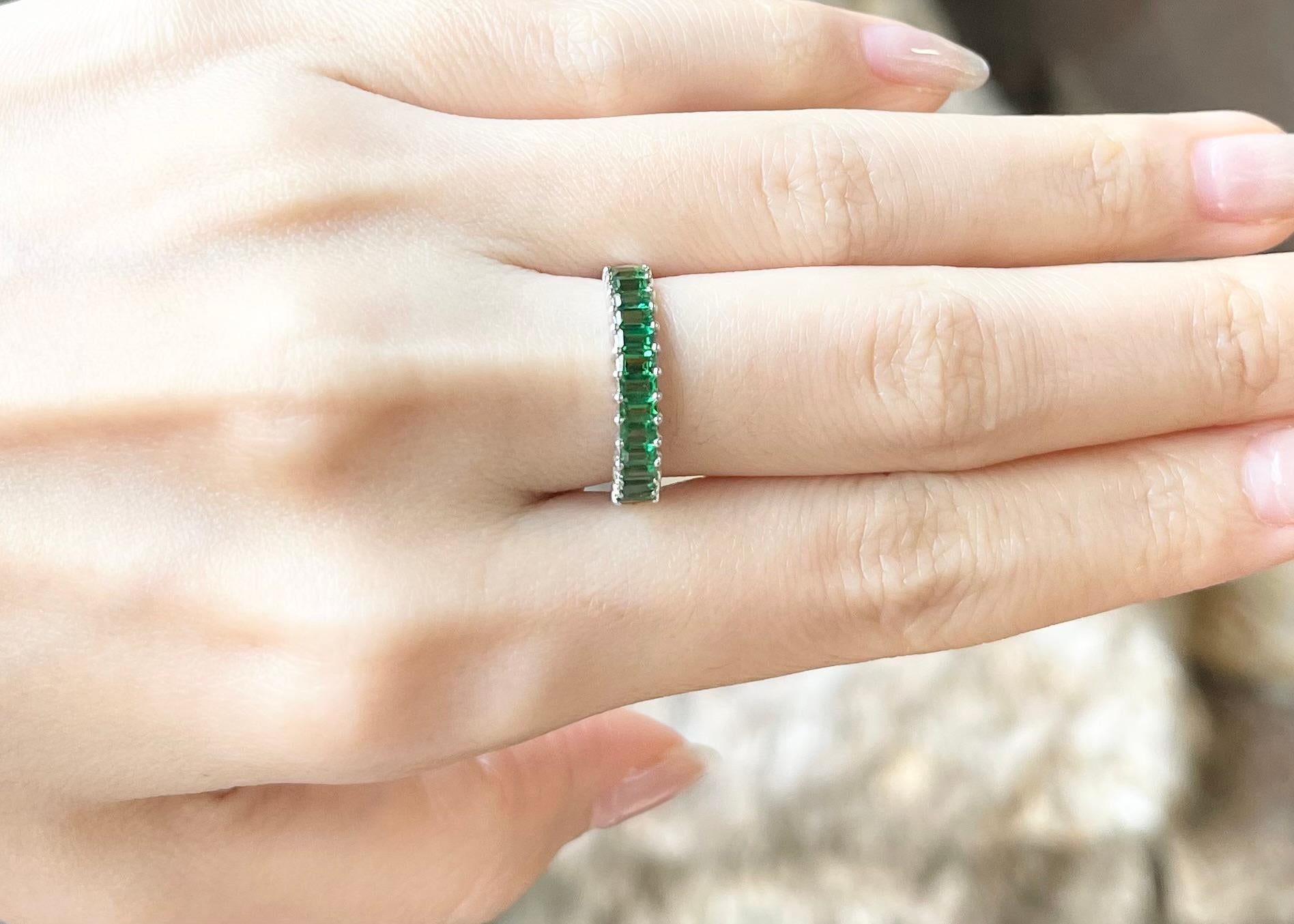 Contemporary Tsavorite Ring set in 18K White Gold Settings For Sale