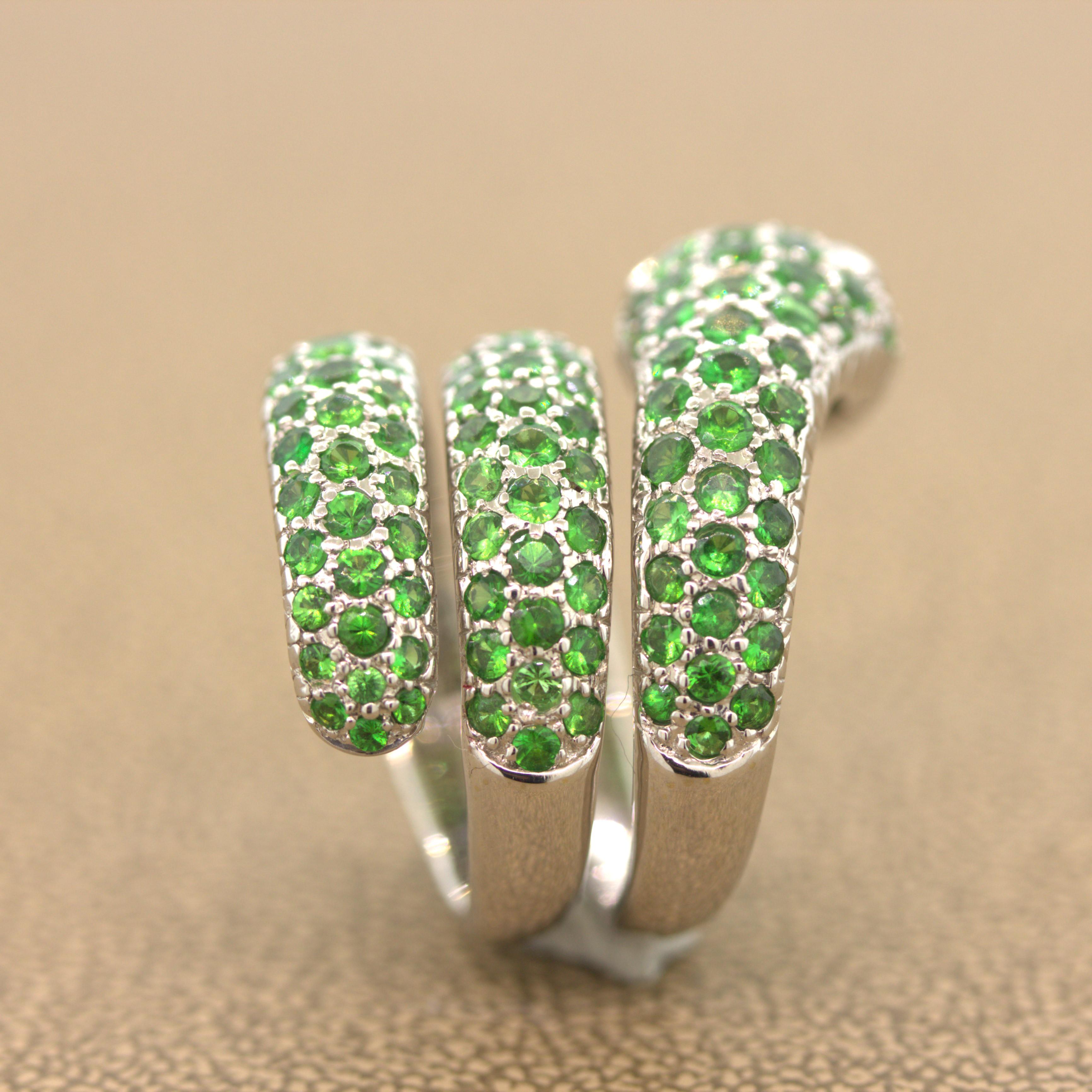 Round Cut Tsavorite Ruby Snake Gold Wrap Ring For Sale