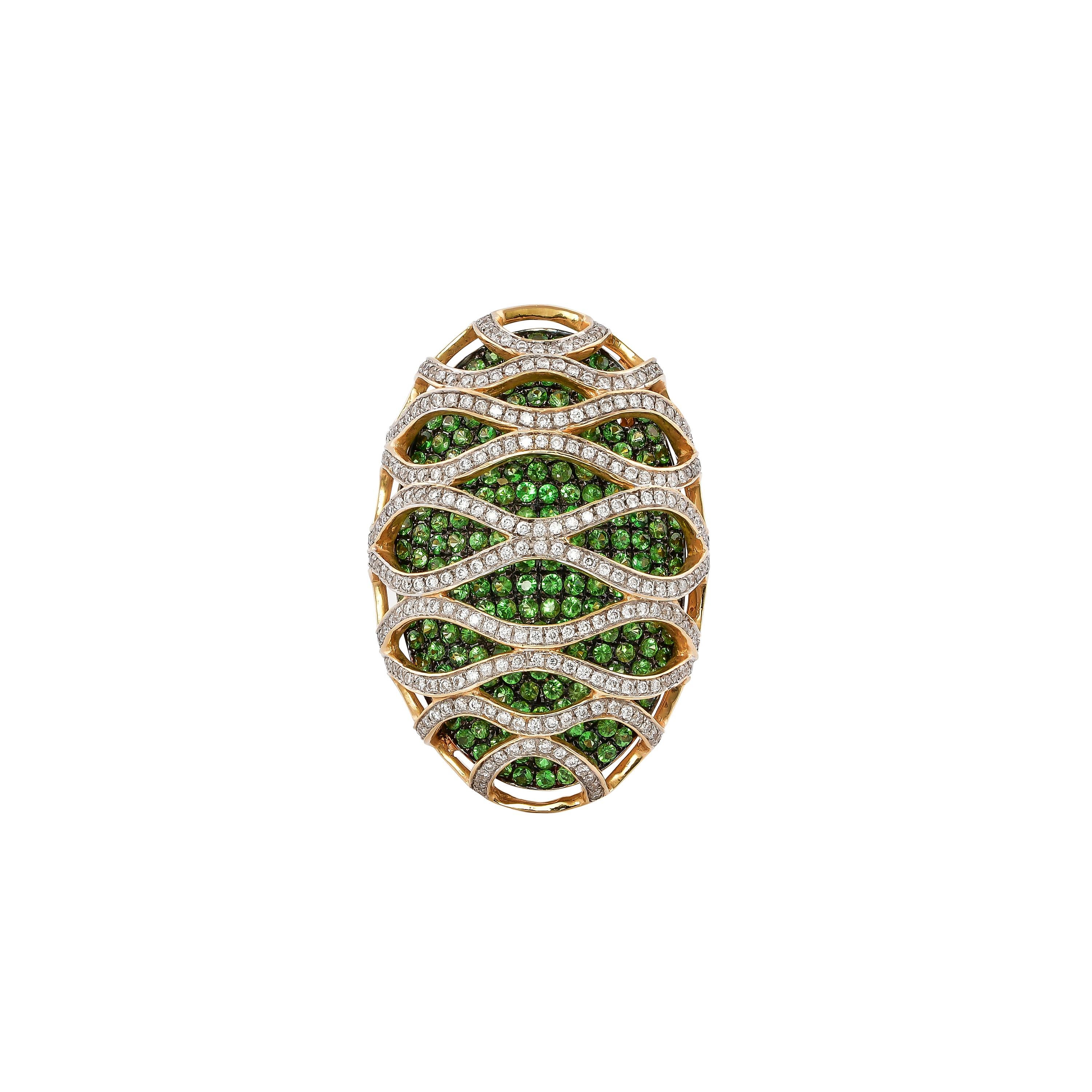 Round Cut Tsavorite with Diamond Cocktail Ring in 14 Karat Yellow Gold For Sale