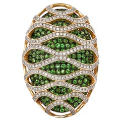 Sunita Nahata Tsavorite 2.64 carat Bague cocktail en or jaune 14 carats avec diamants