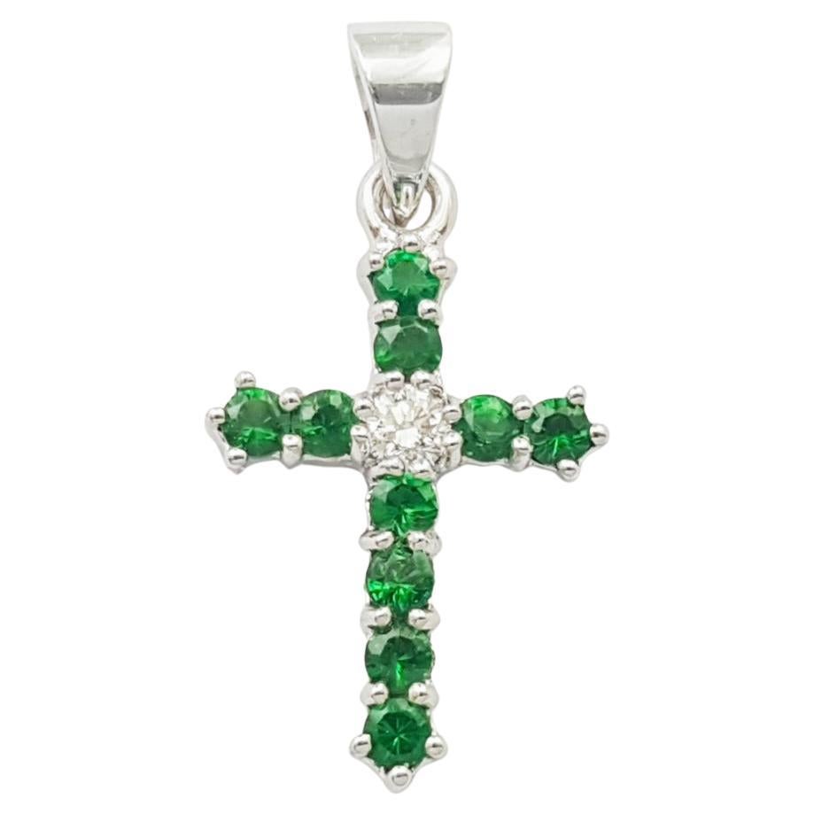 Tsavorite with Diamond Cross Pendant set in 18K White Gold Settings