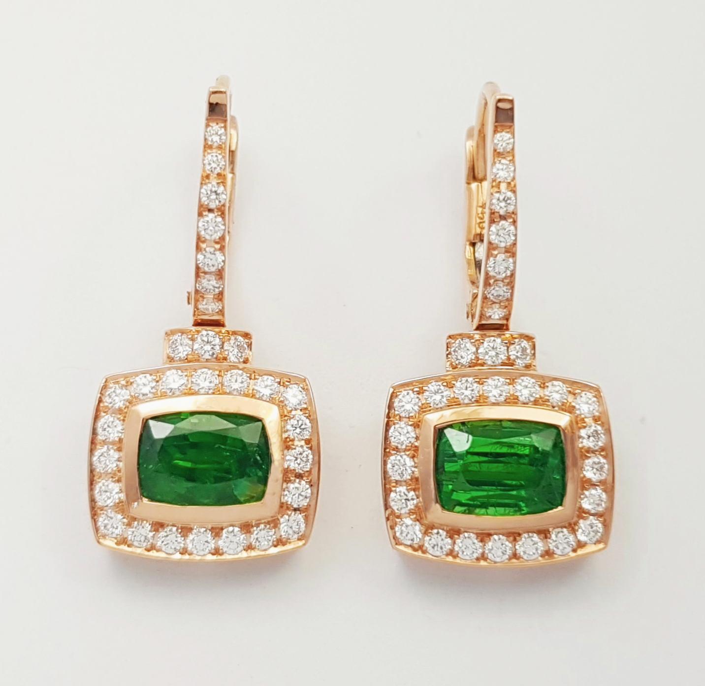 Contemporain Boucles d'oreilles en tsavorite et diamant sur monture en or rose 18 carats en vente