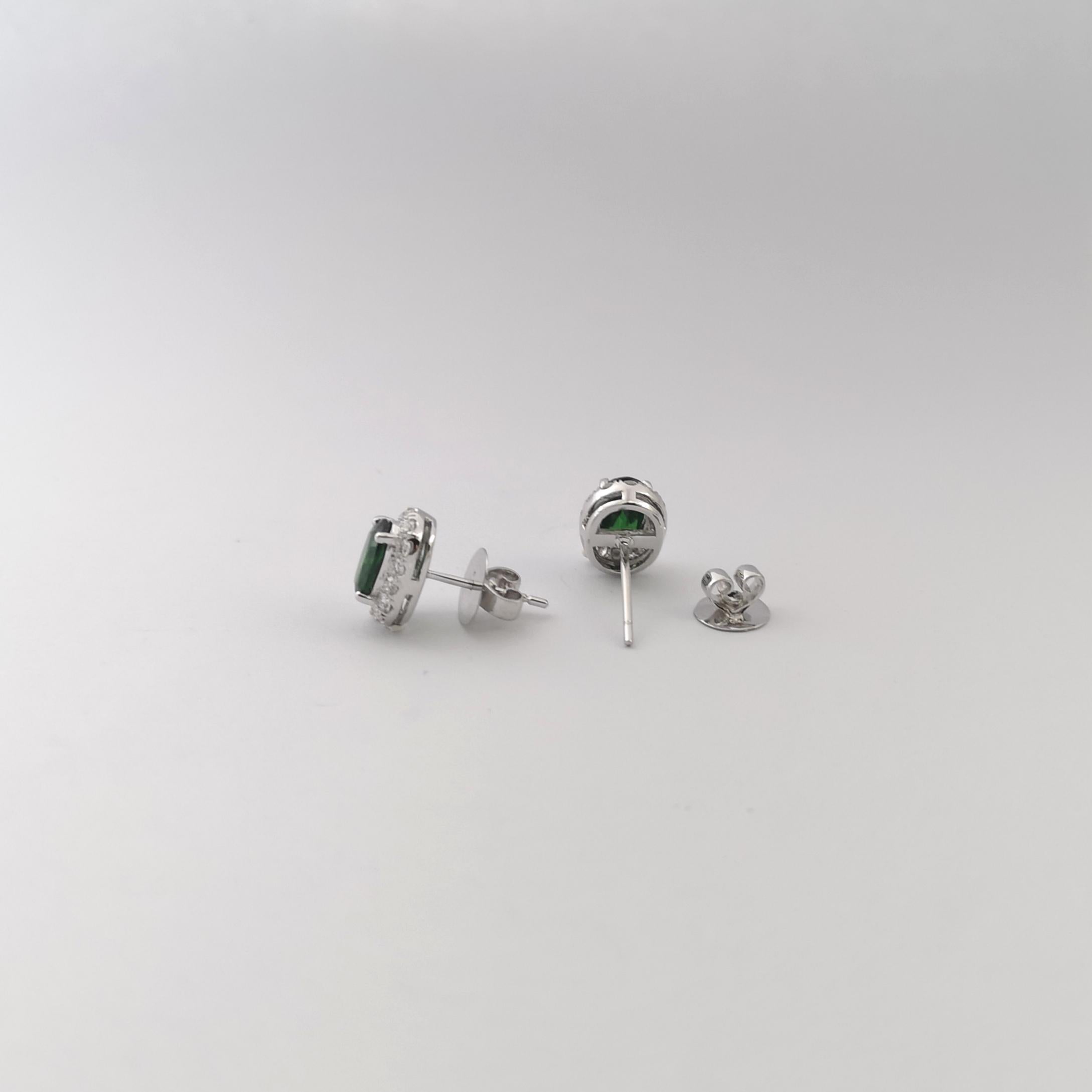 Tsavorit mit Diamant-Ohrringen in 18K Weißgold-Fassung Damen im Angebot