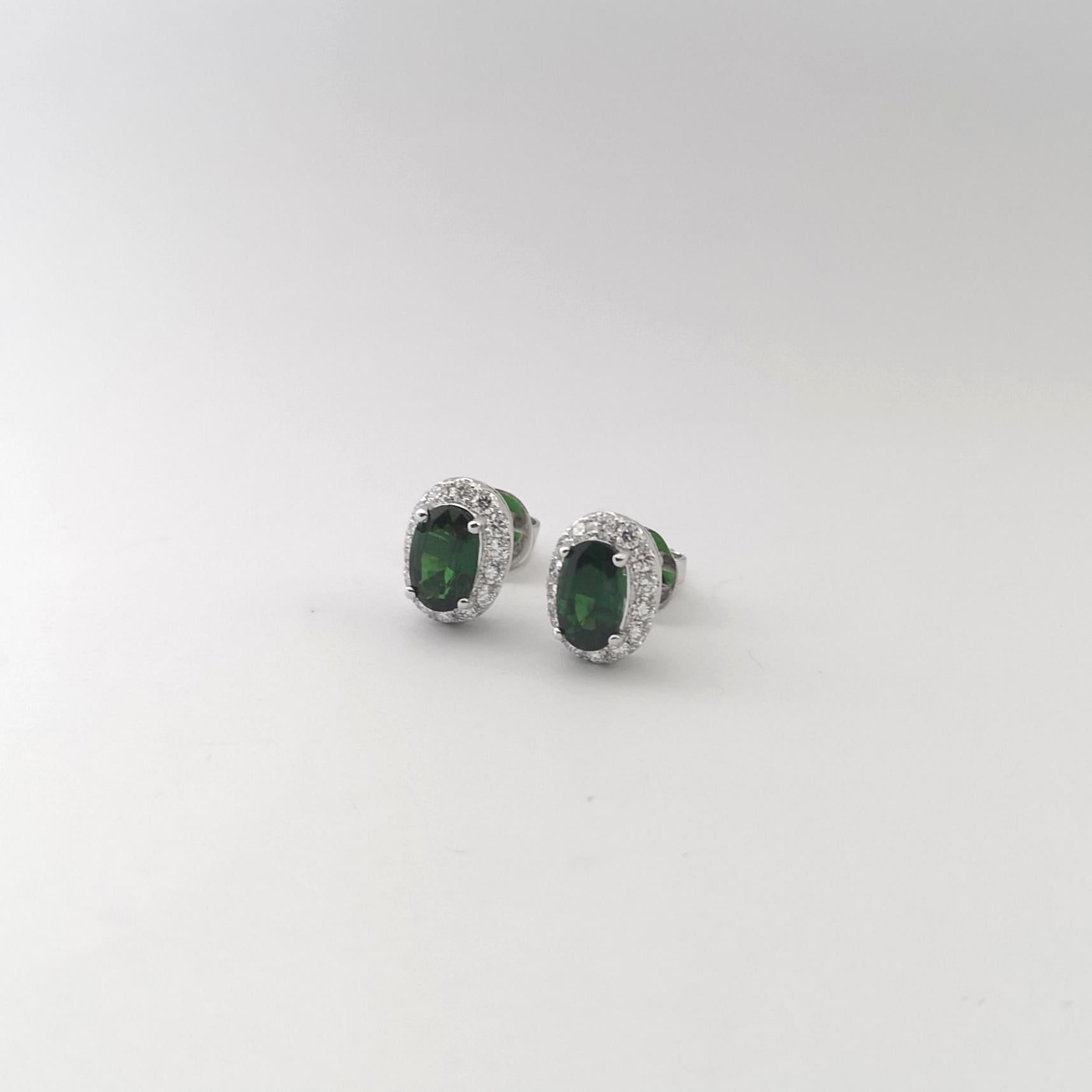 Tsavorit mit Diamant-Ohrringen in 18K Weißgold-Fassung im Angebot 2