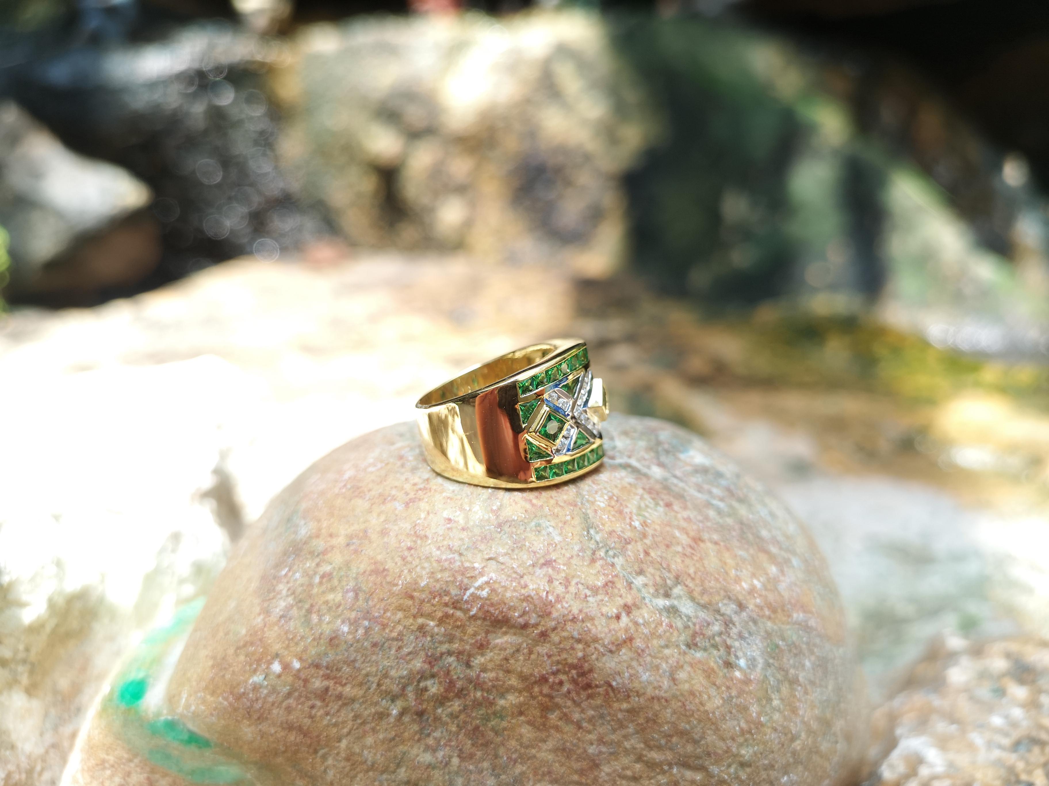 Taille mixte Bague en tsavorite et diamants sertie dans des montures en or 18 carats en vente