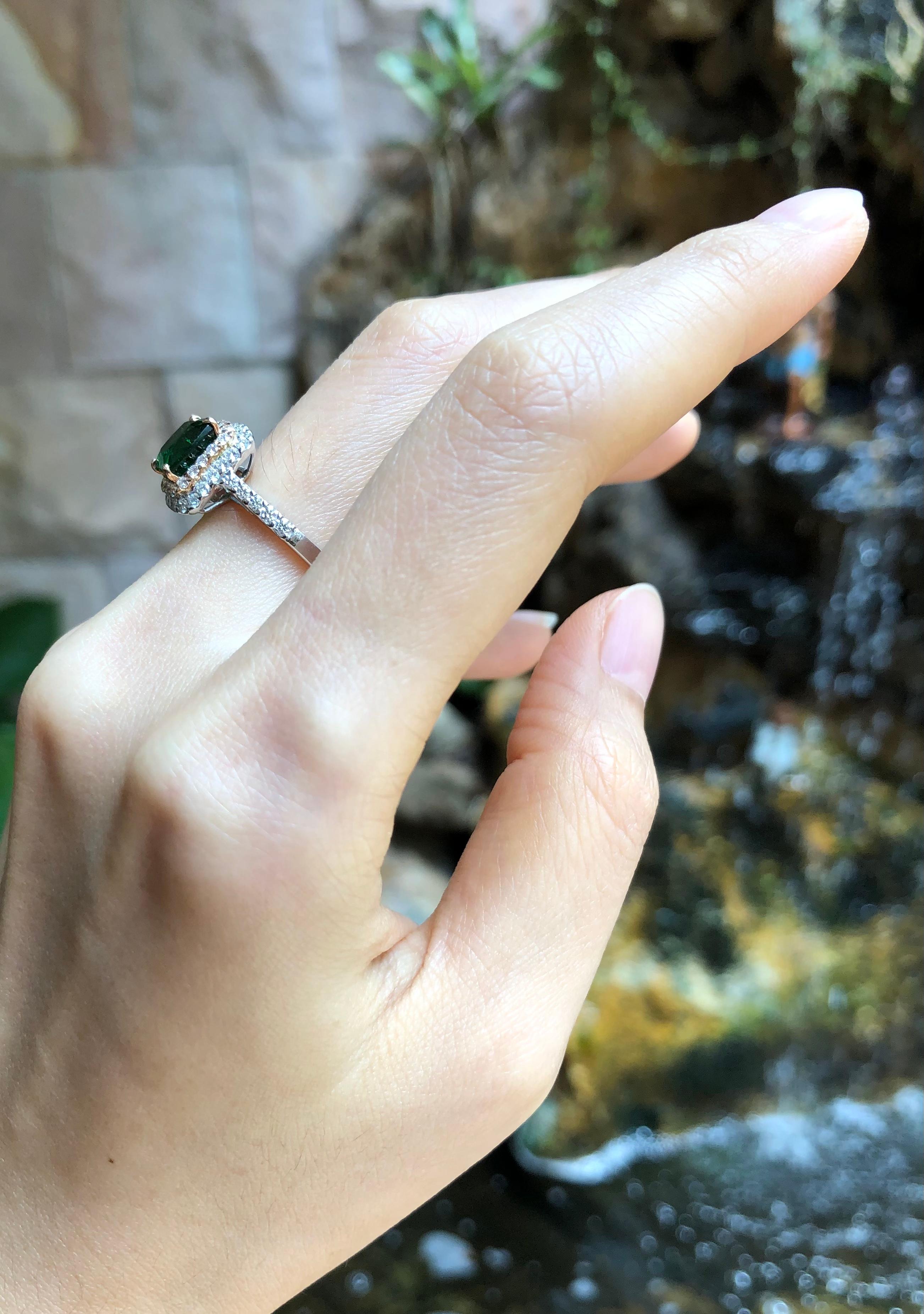 Tsavorite with Diamond Ring Set in 18 Karat White Gold Settings In New Condition For Sale In Bangkok, TH