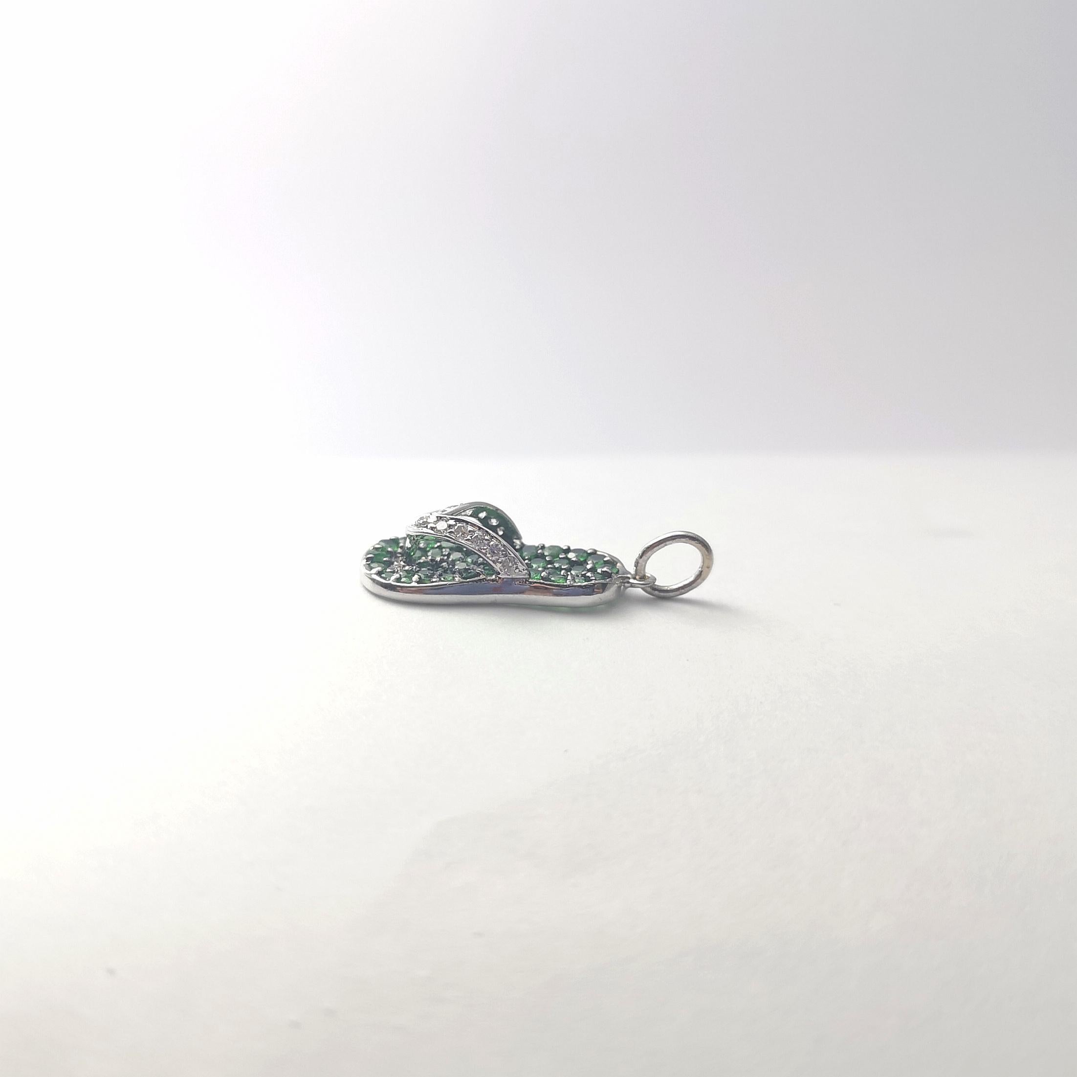 Pendentif Tsavorite avec diamant en or blanc 18K Neuf - En vente à Bangkok, TH