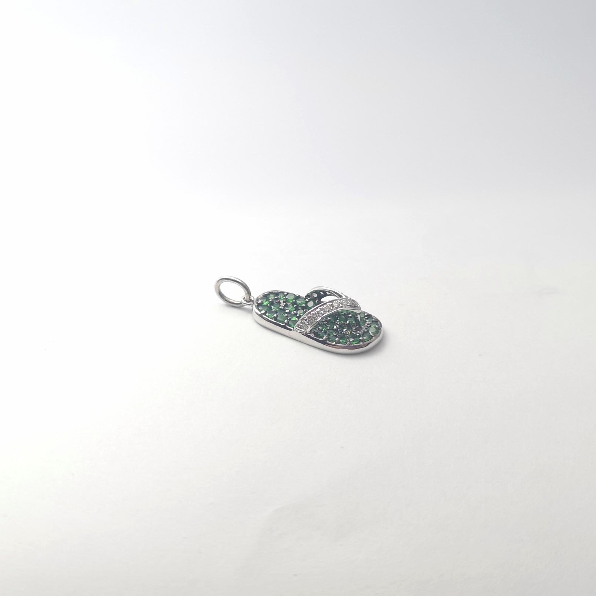 Pendentif Tsavorite avec diamant en or blanc 18K en vente 1