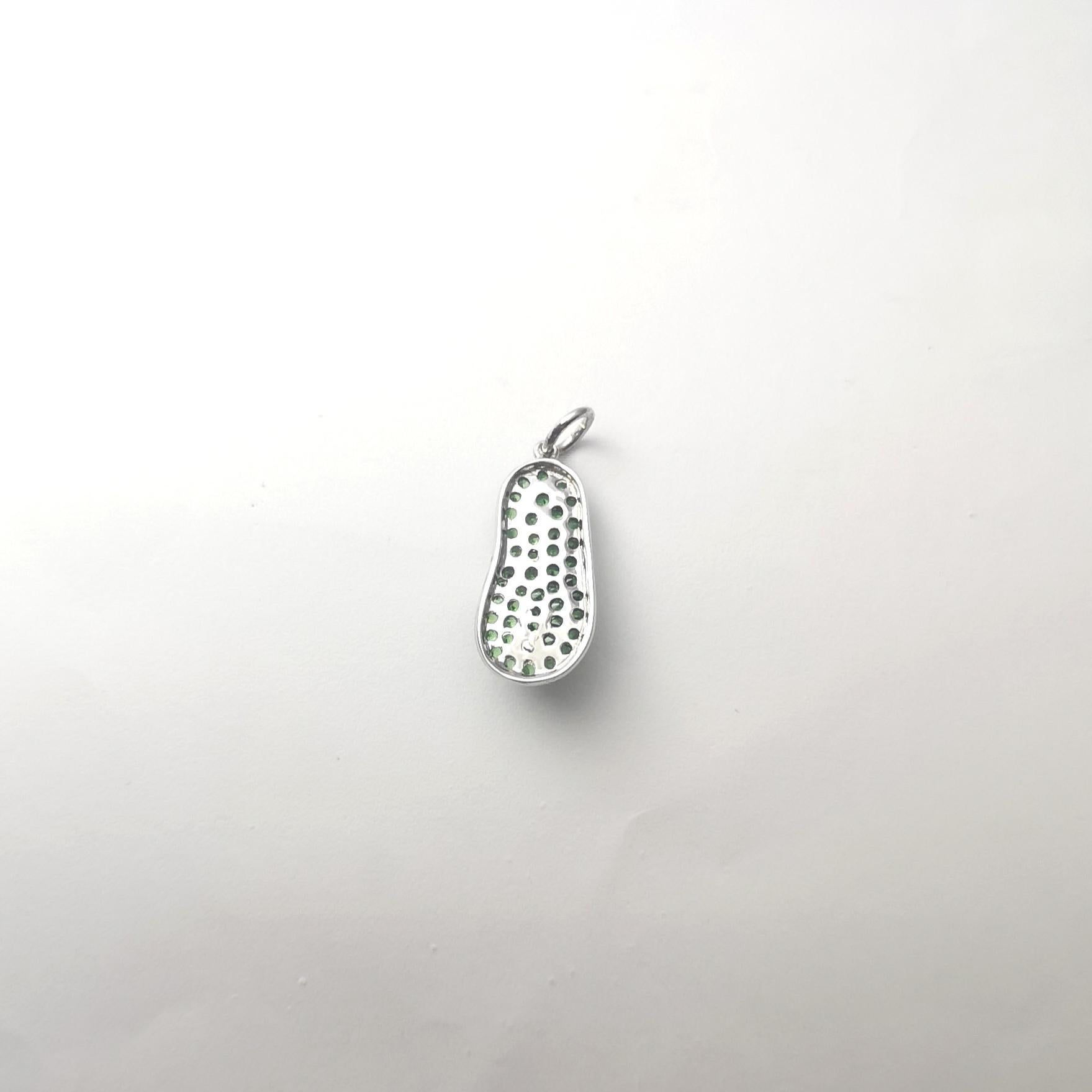 Pendentif Tsavorite avec diamant en or blanc 18K en vente 2