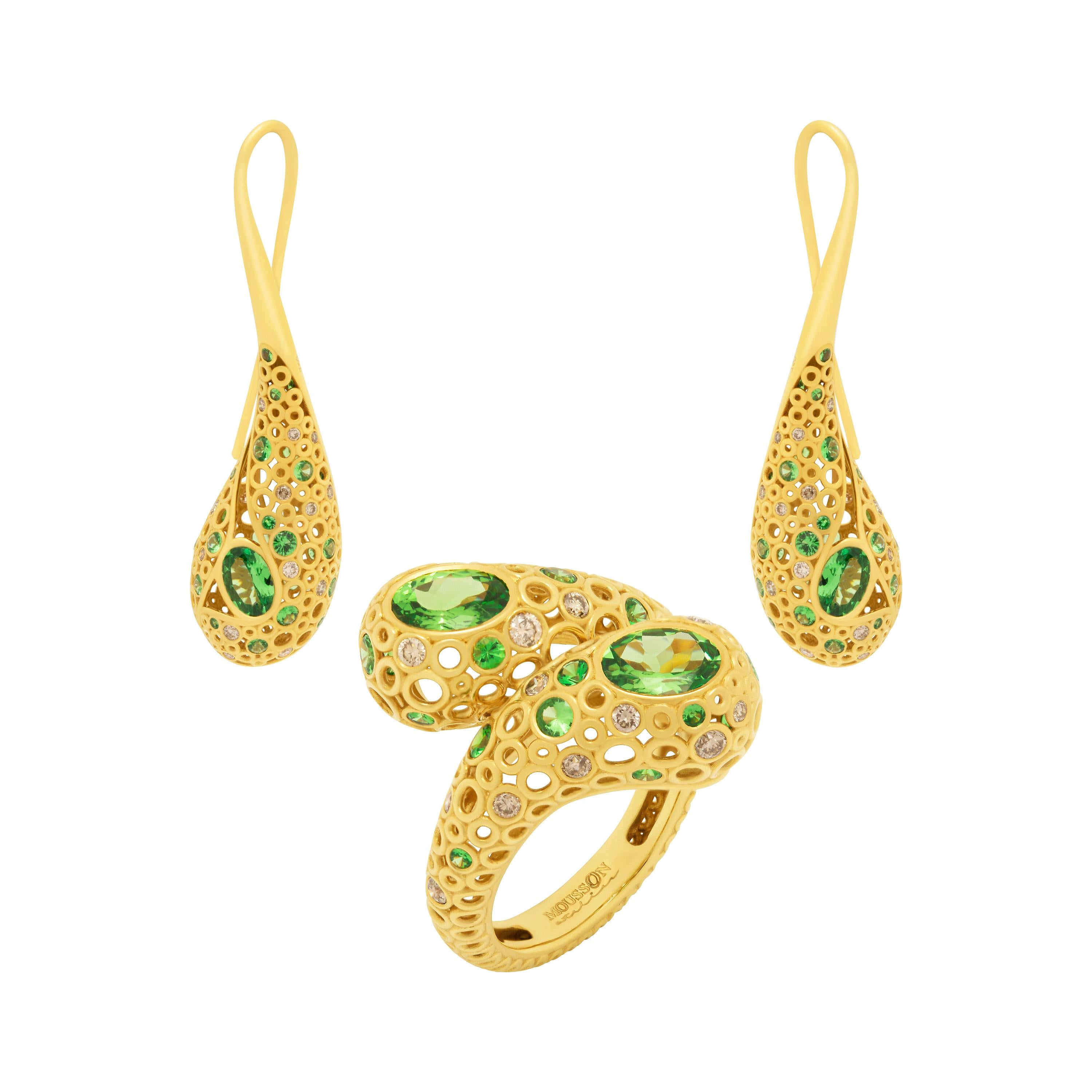 Tsavorites Champagne Diamonds 18 Karat Yellow Gold Bubble Suite For Sale