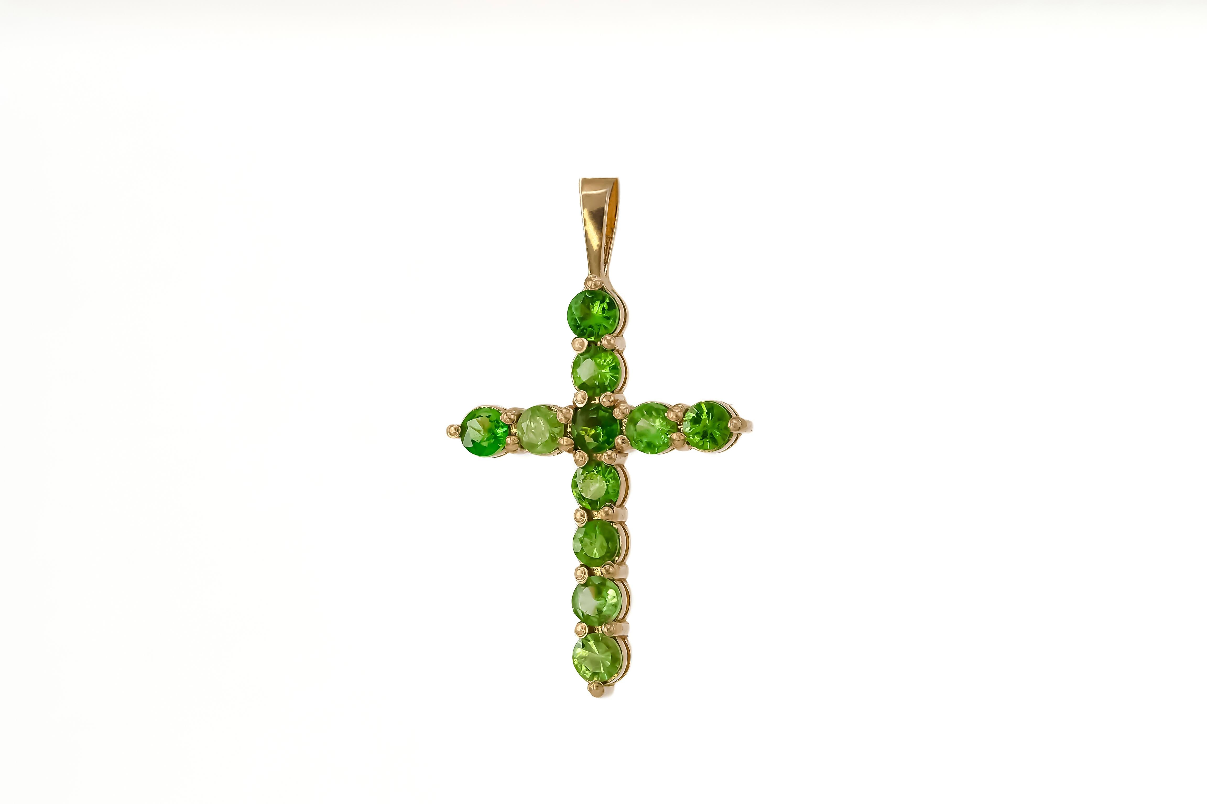Tsavorites Cross Pendant in 14k Gold, Gold Cross Pendant with Tsavorites In New Condition In Istanbul, TR