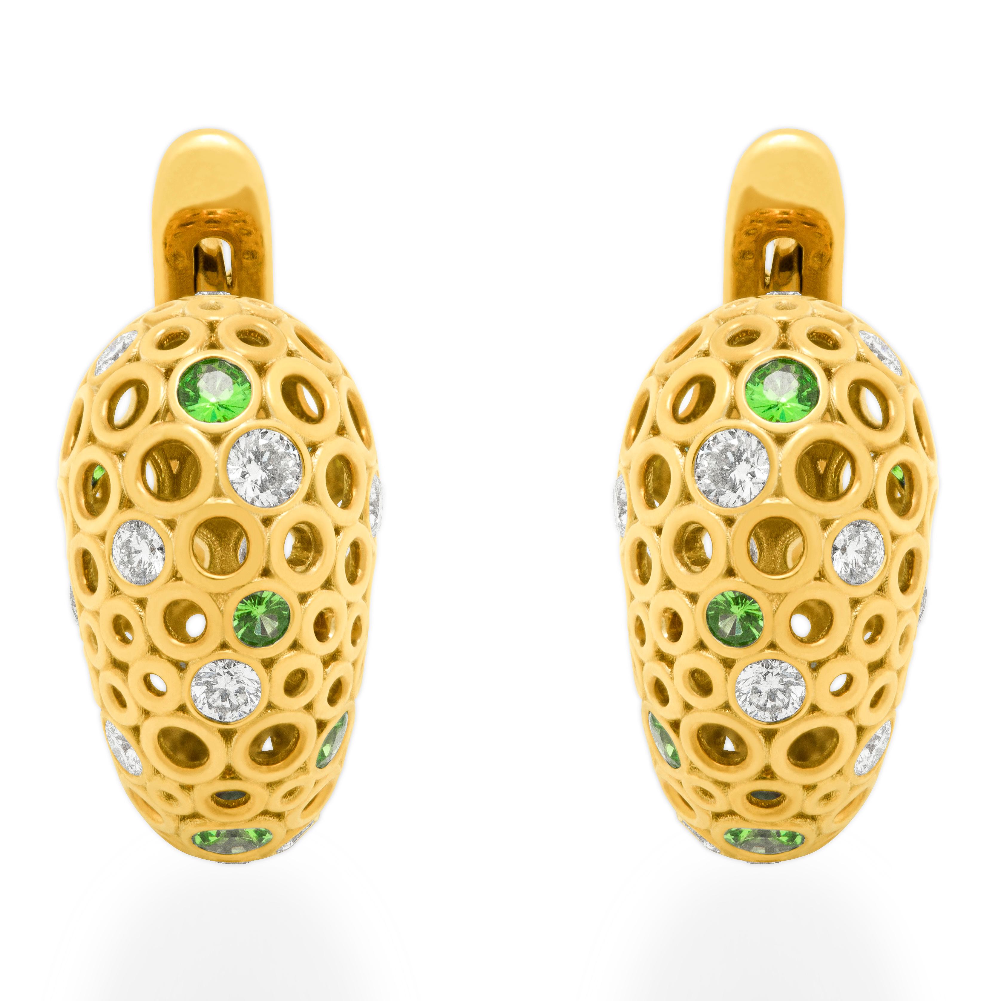 Tsavorites Diamonds 18 Karat Yellow Gold Bubble Earrings
Incredibly light and airy Earrings from our Bubbles Collection. Yellow 18 Karat Gold is made in the form of variety of small bubbles, some of which have 18 Tsavorites and 22 Diamonds setted.