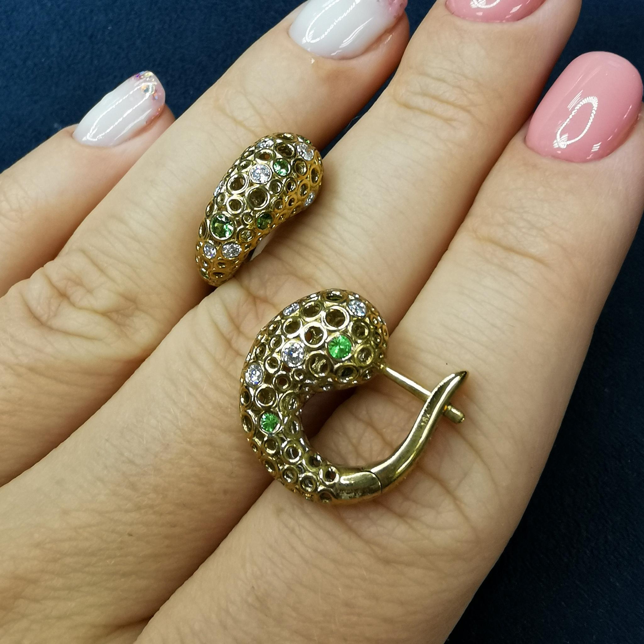 Tsavorites Diamonds 18 Karat Yellow Gold Bubble Earrings In New Condition In Bangkok, TH