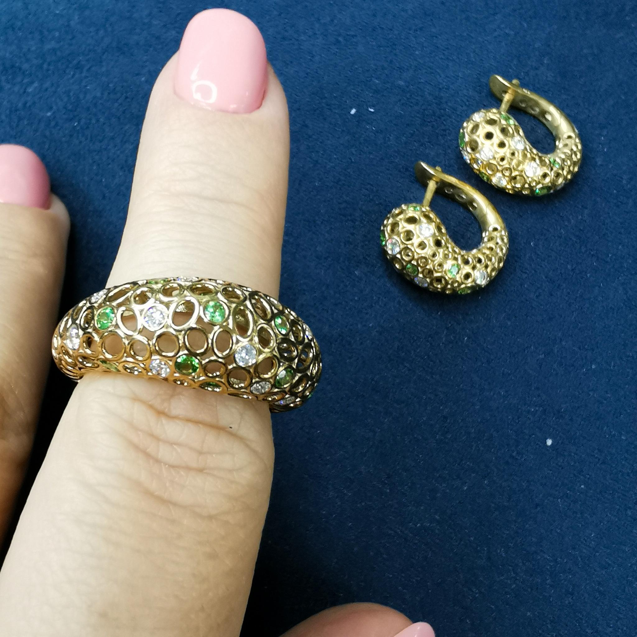 Tsavorites Diamonds 18 Karat Yellow Gold Bubble Ring For Sale 2