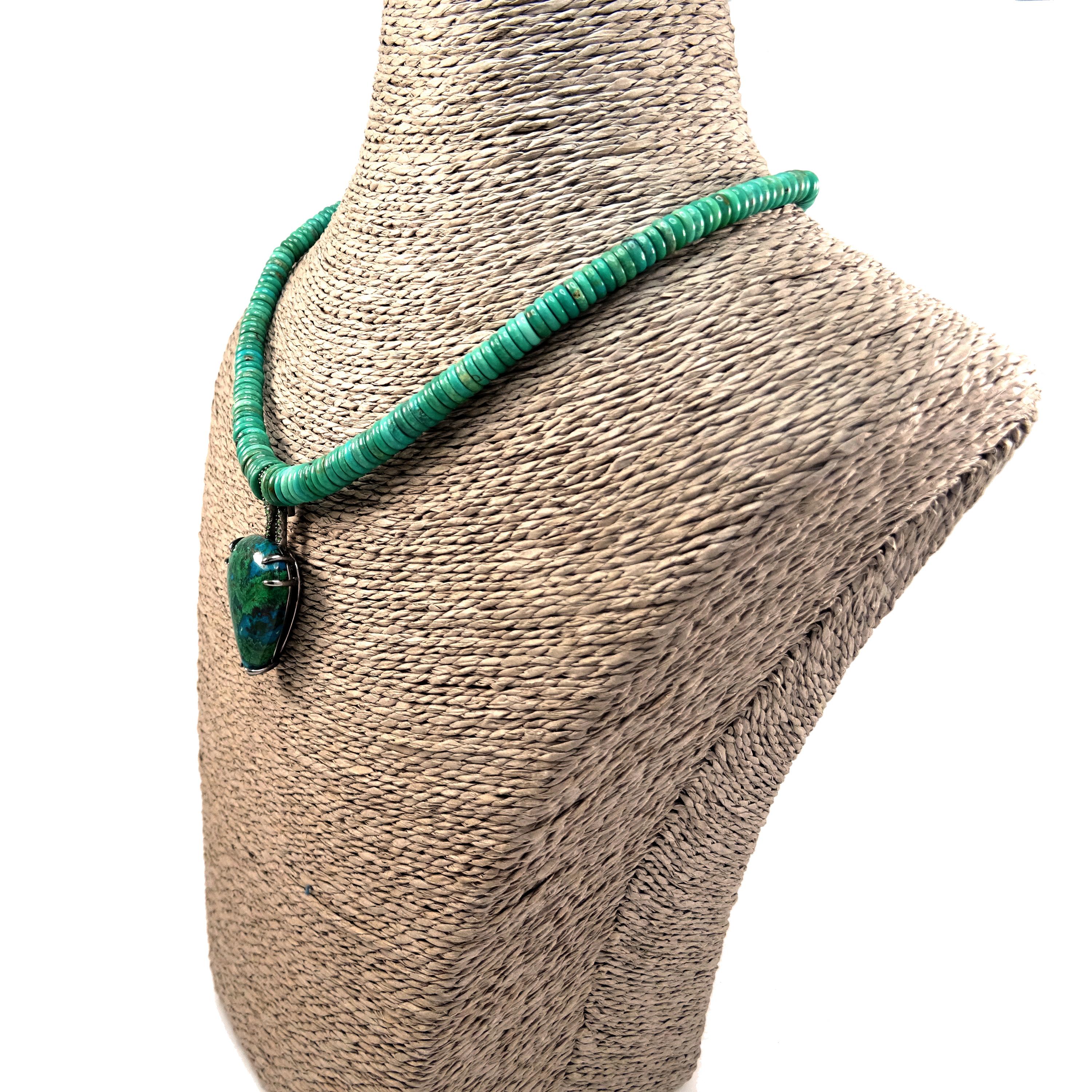 Contemporary Tsavorites Reconstituted Green Chinese Turquoise 18k Gold 925 Silver Necklace For Sale