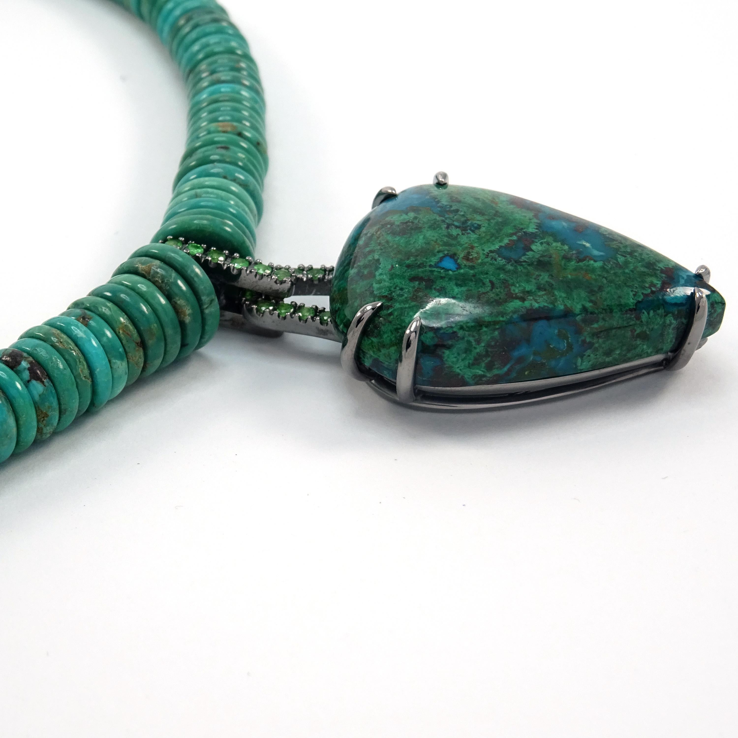 Tsavorites Reconstituted Green Chinese Turquoise 18k Gold 925 Silver Necklace In New Condition For Sale In València, ES