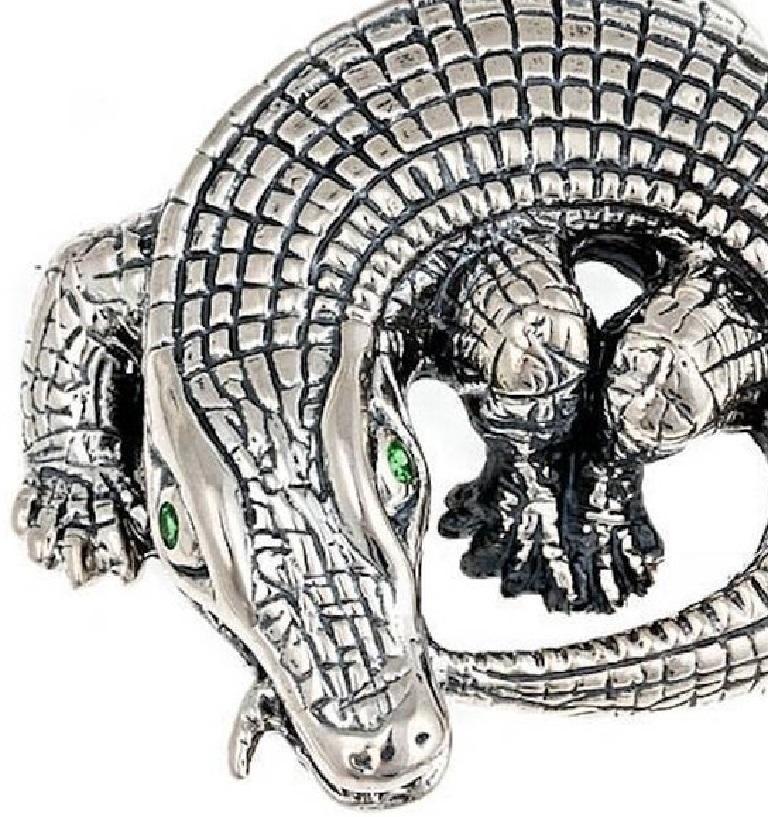Tsavorites Sterling Silver Curled Alligator Brooch by John Landrum Bryant In New Condition For Sale In New York, NY