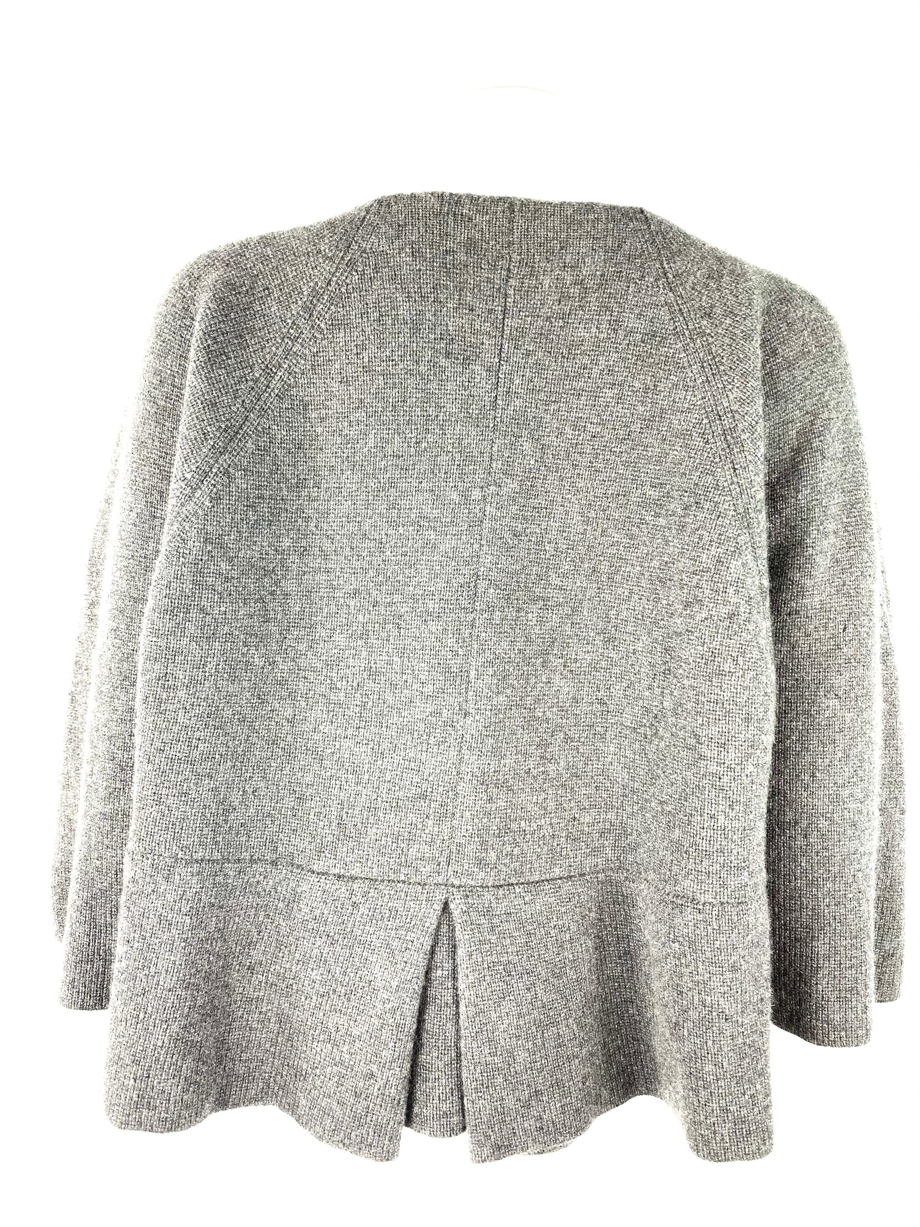 TSE Grey Cashmere Sweater Cardigan Top, Size S/M In Excellent Condition For Sale In Beverly Hills, CA