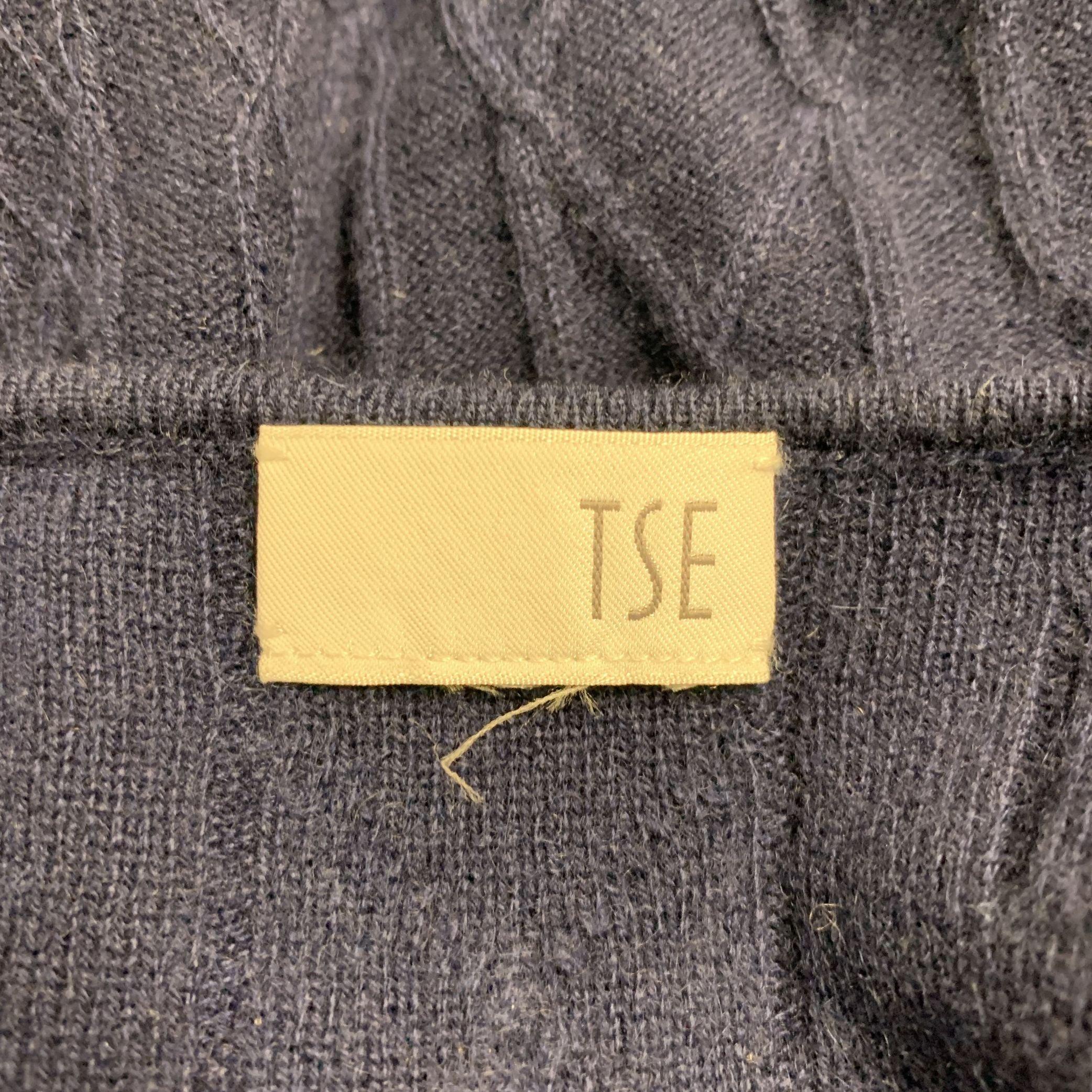 TSE Size M Navy Cashmere Short Sleeve Casual Top In Excellent Condition For Sale In San Francisco, CA