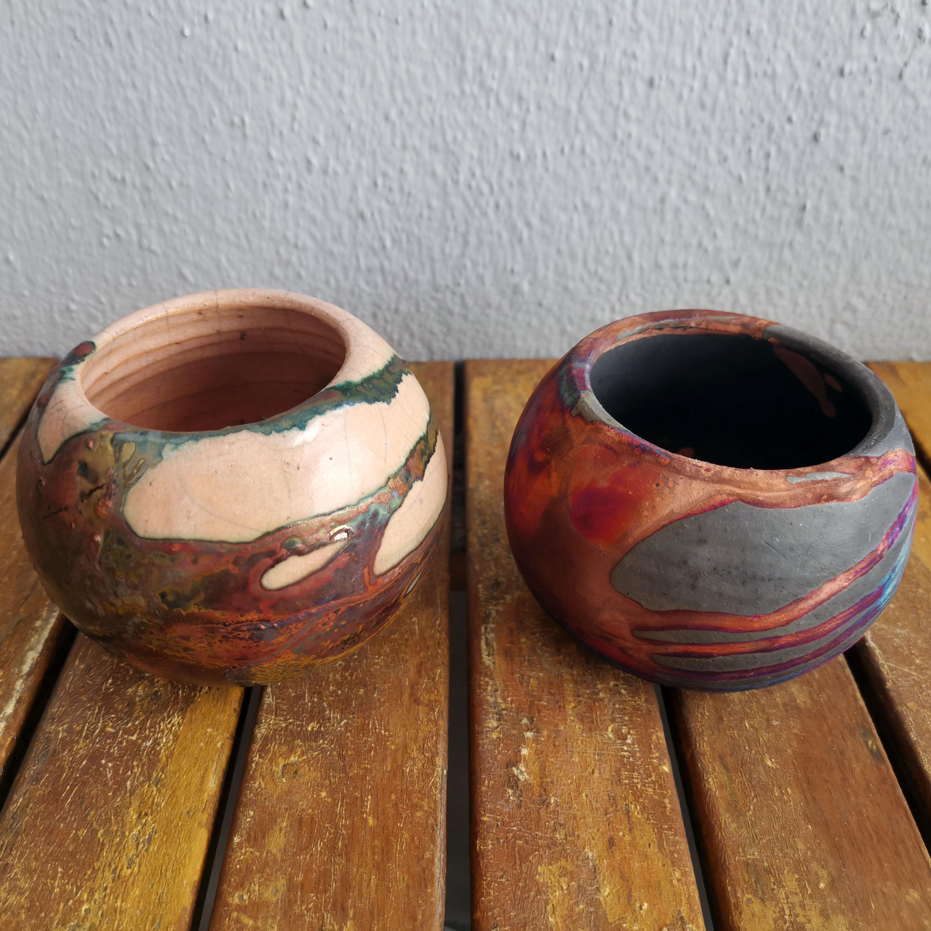 Tsuchi ( 土 ) - earth

*Plants are not included in this purchase.

Our tsuchi pot is named after the medium it holds ; Earth. This pot is double sealed to prevent moisture from seeping into the ceramic and created with up to 3 holes at the bottom for