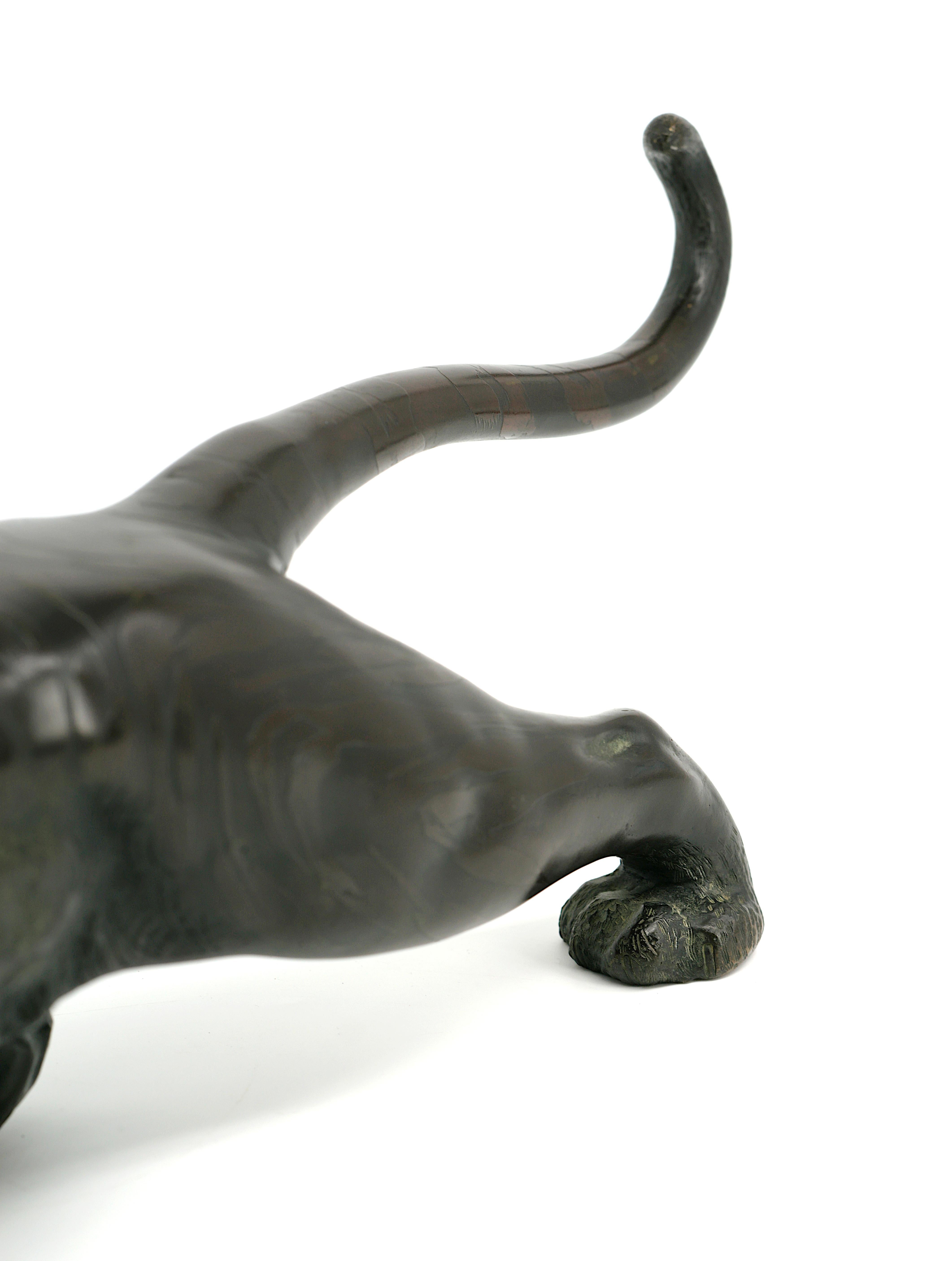 TSUNEMITSU Bronze Tiger With Terrifying Glass Eyes, Meiji, 1868-1912 For Sale 7