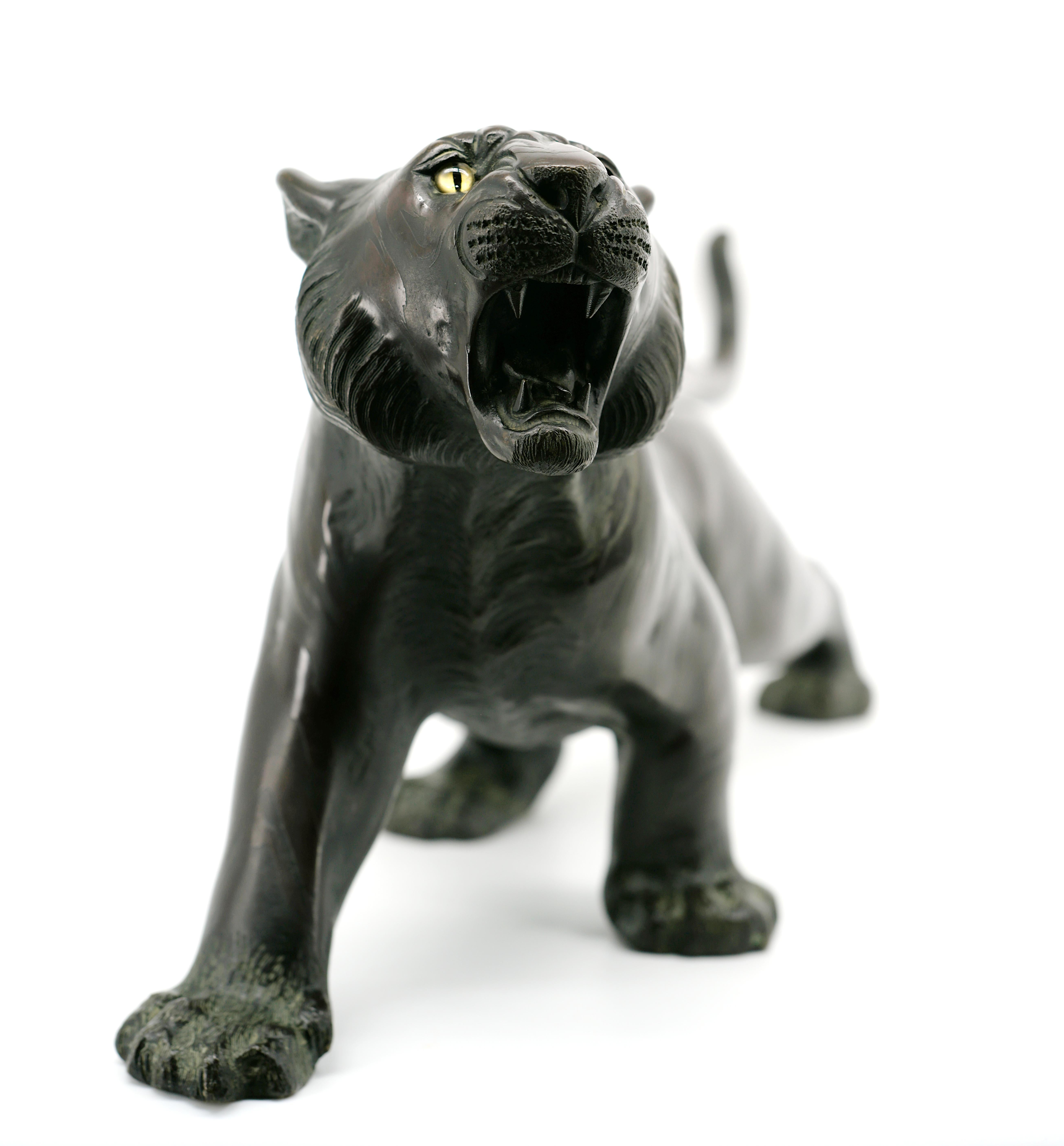TSUNEMITSU Bronze Tiger With Terrifying Glass Eyes, Meiji, 1868-1912 For Sale 9
