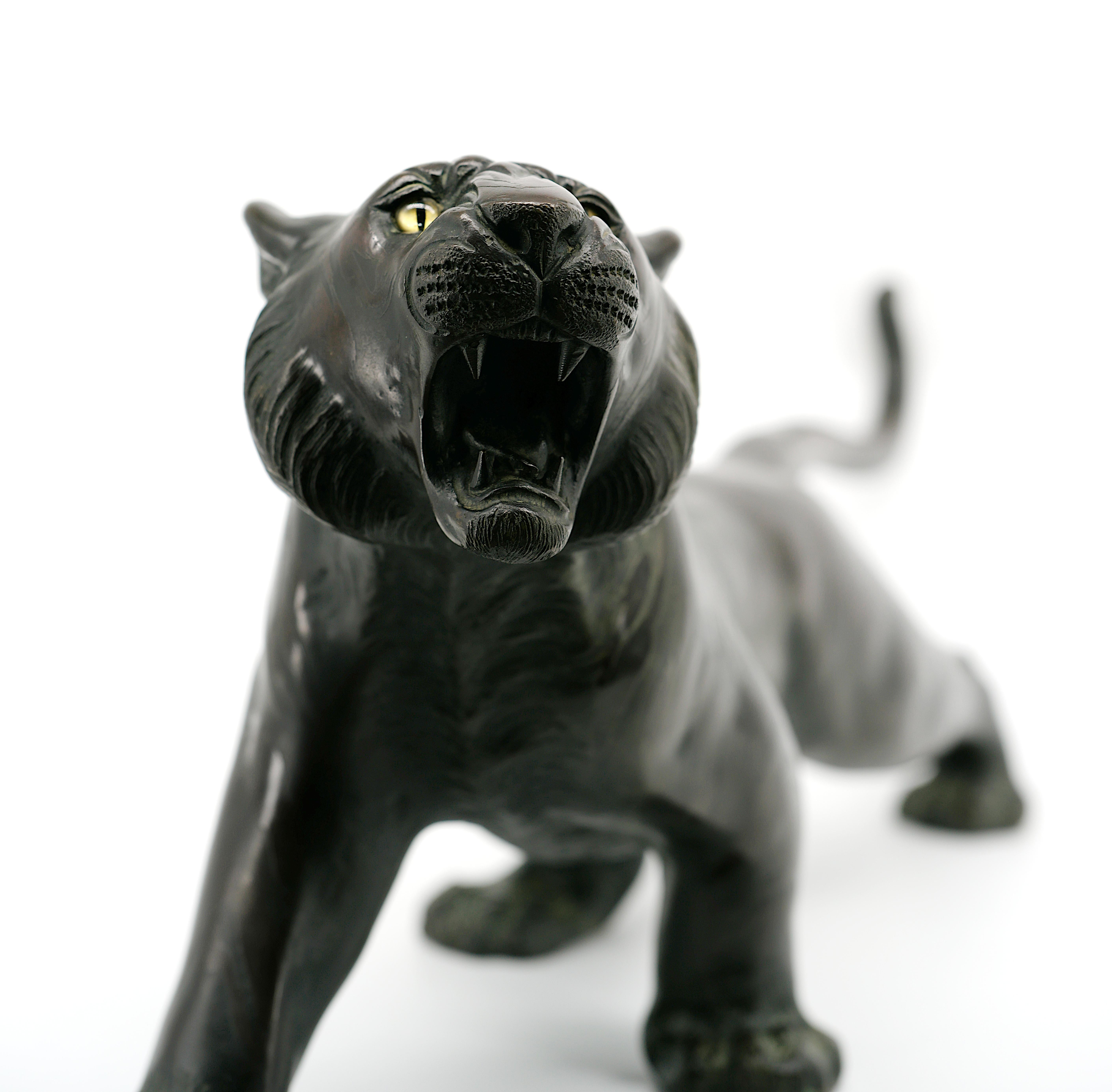 TSUNEMITSU Bronze Tiger With Terrifying Glass Eyes, Meiji, 1868-1912 For Sale 11