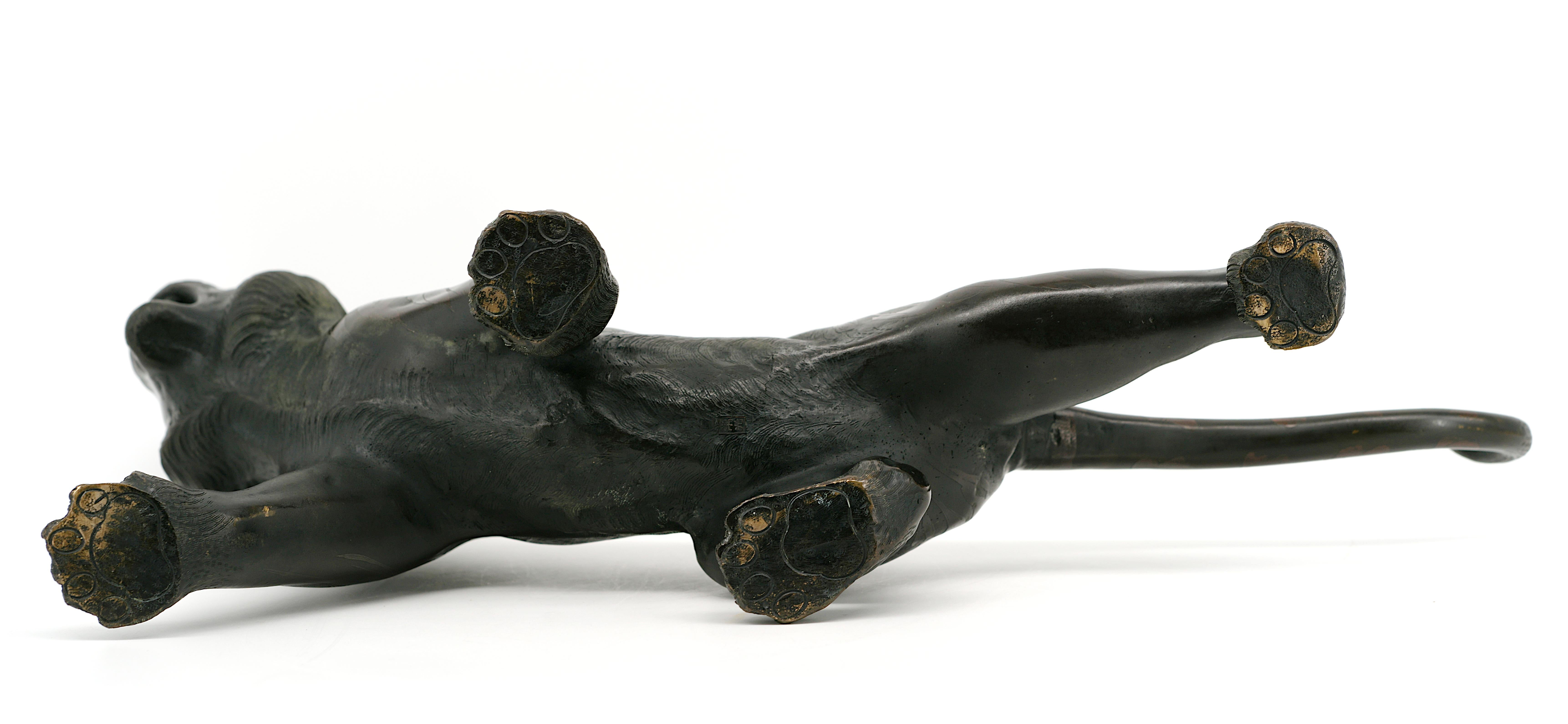 TSUNEMITSU Bronze Tiger With Terrifying Glass Eyes, Meiji, 1868-1912 For Sale 14