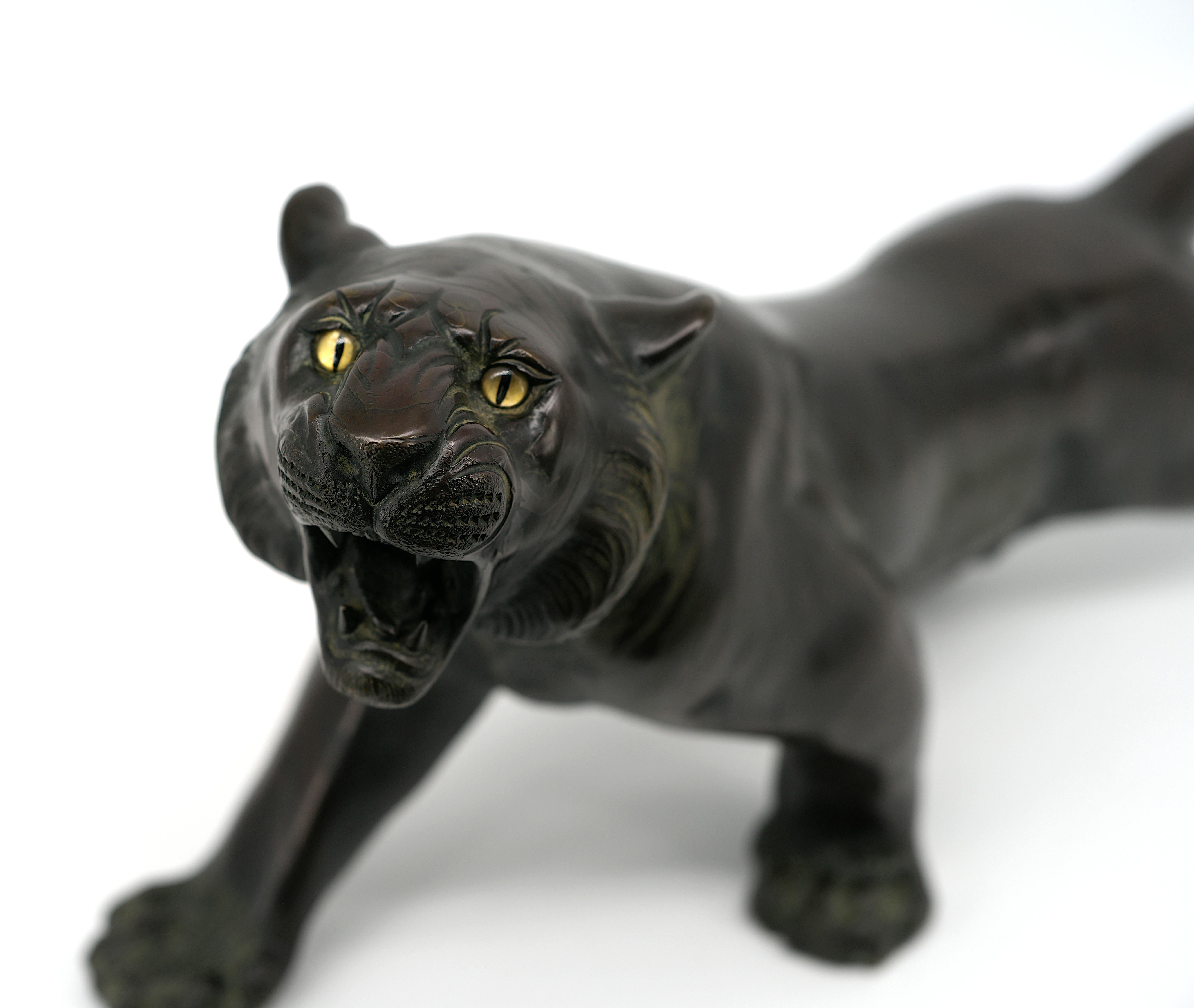 19th Century TSUNEMITSU Bronze Tiger With Terrifying Glass Eyes, Meiji, 1868-1912 For Sale