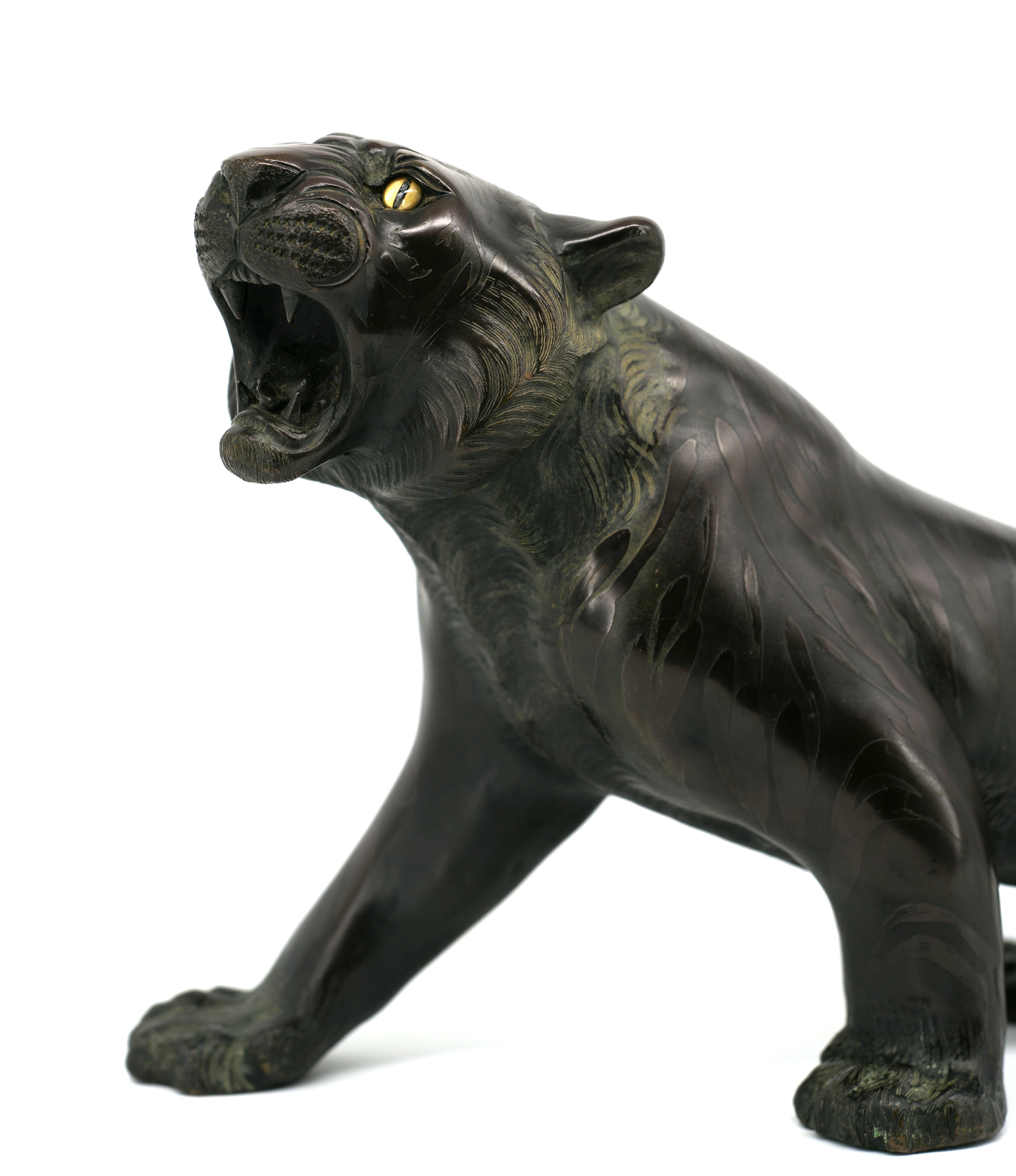 TSUNEMITSU Bronze Tiger With Terrifying Glass Eyes, Meiji, 1868-1912 For Sale 1