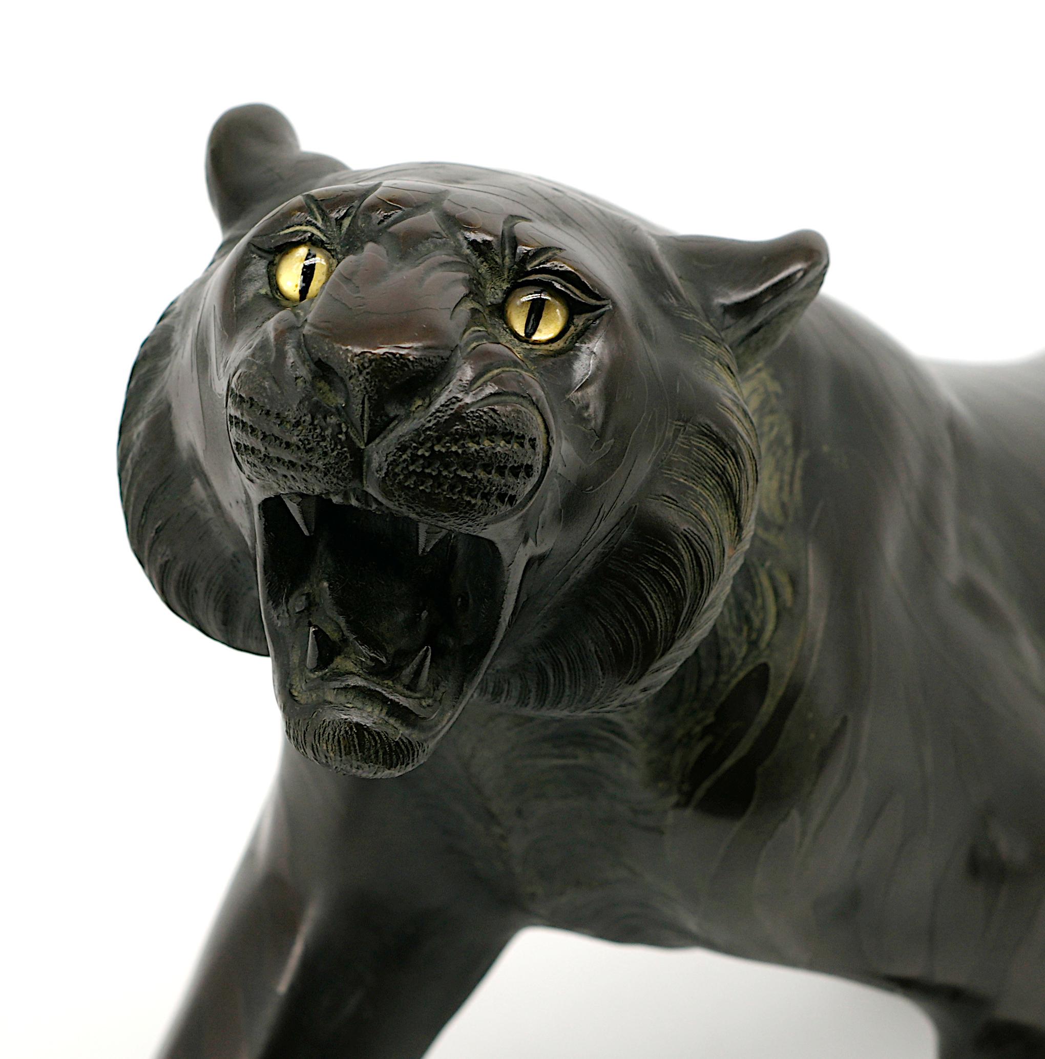 TSUNEMITSU Bronze Tiger With Terrifying Glass Eyes, Meiji, 1868-1912 For Sale 5