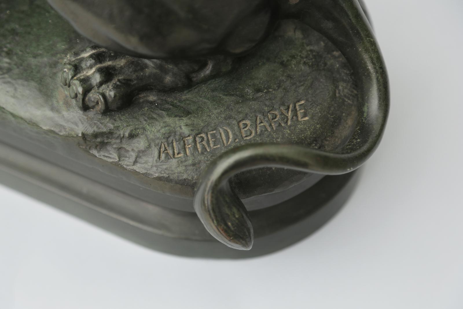 D'après Alfred Barye (FRANÇAIS, 1839-1882), sculpture de lion en bronze, 