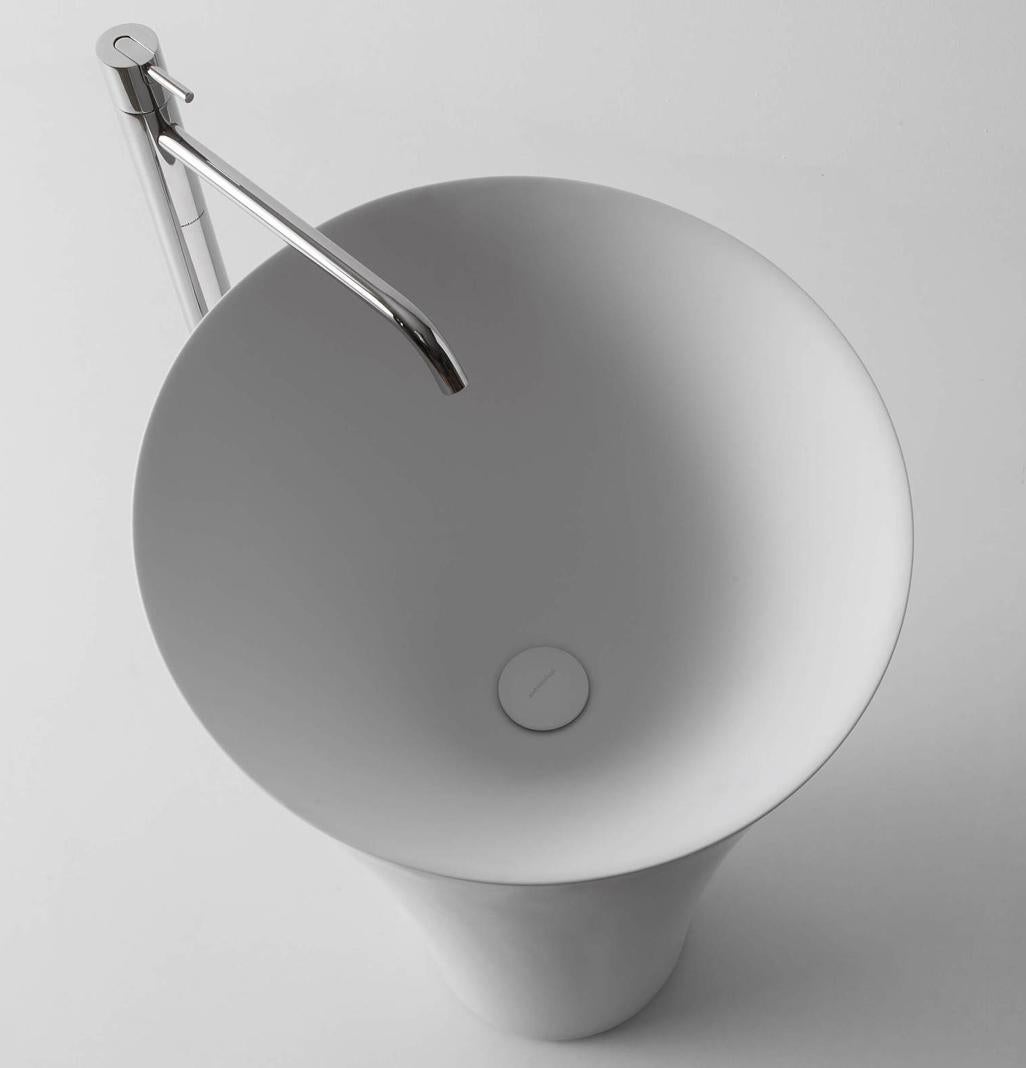 Tuba freestanding Cristaplant sink by Antonio Lupi complete with pipe fittings and drain. 

Tuba is not only designed as a simple sink, but as a sculpture to convey emotions. Elegant and discreet atmosphere to fit the sink soft and sophisticated