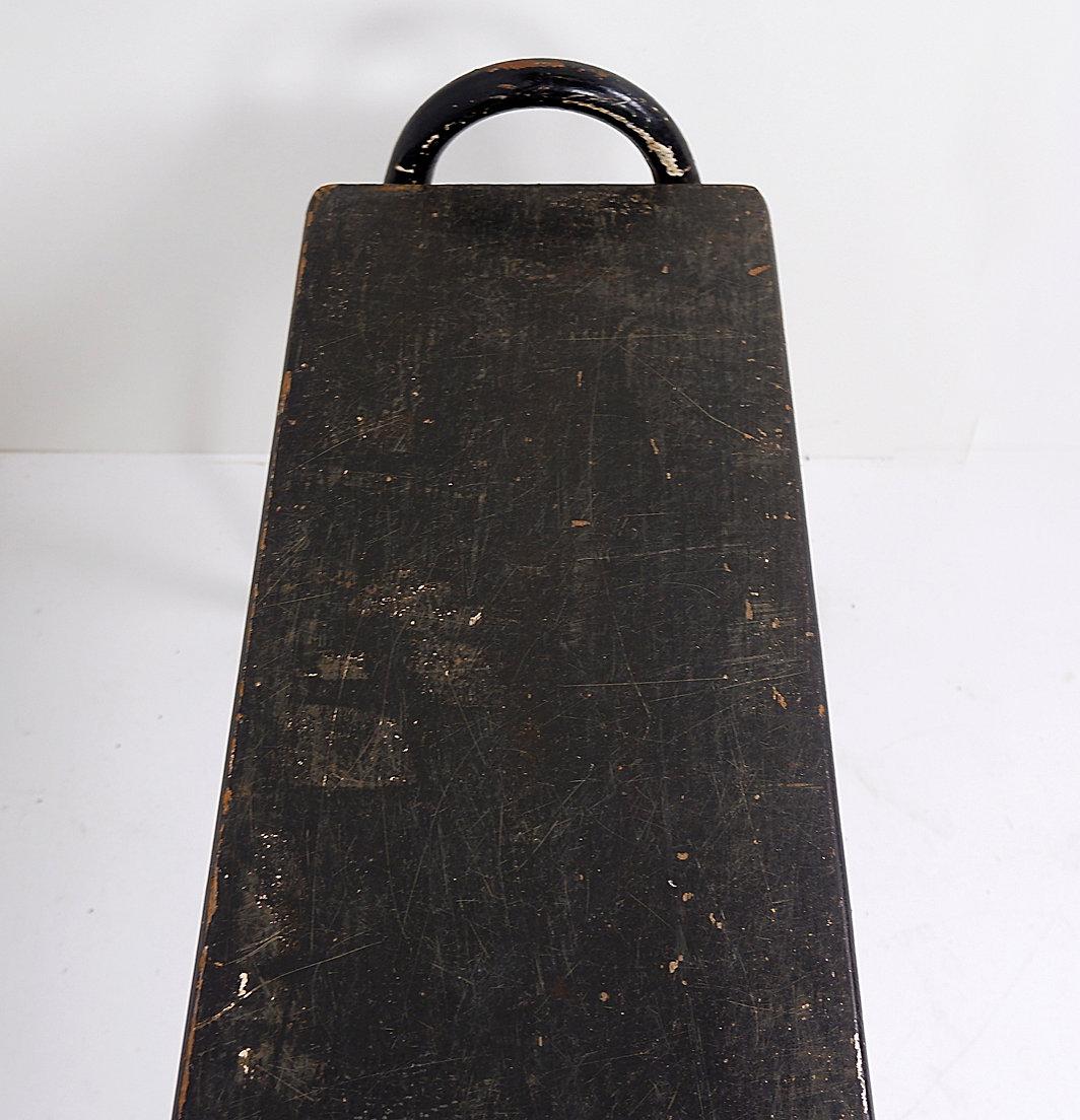 Tubax Banco negro de madera y metal - Diseño minimalista - Años 50- ancho 206 cm en venta 1