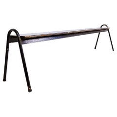 Tubax Banc en bois et métal noir - Design minimaliste - années 1950- largeur 206 cm