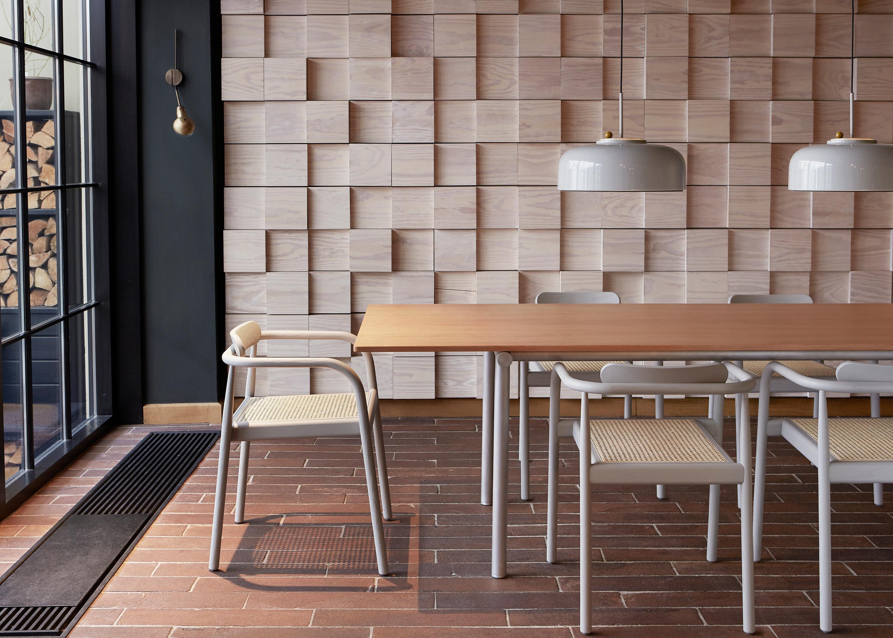 Mesa de comedor grande Tubby Tube con estructura de aluminio by Faye Toogood Moderno en venta