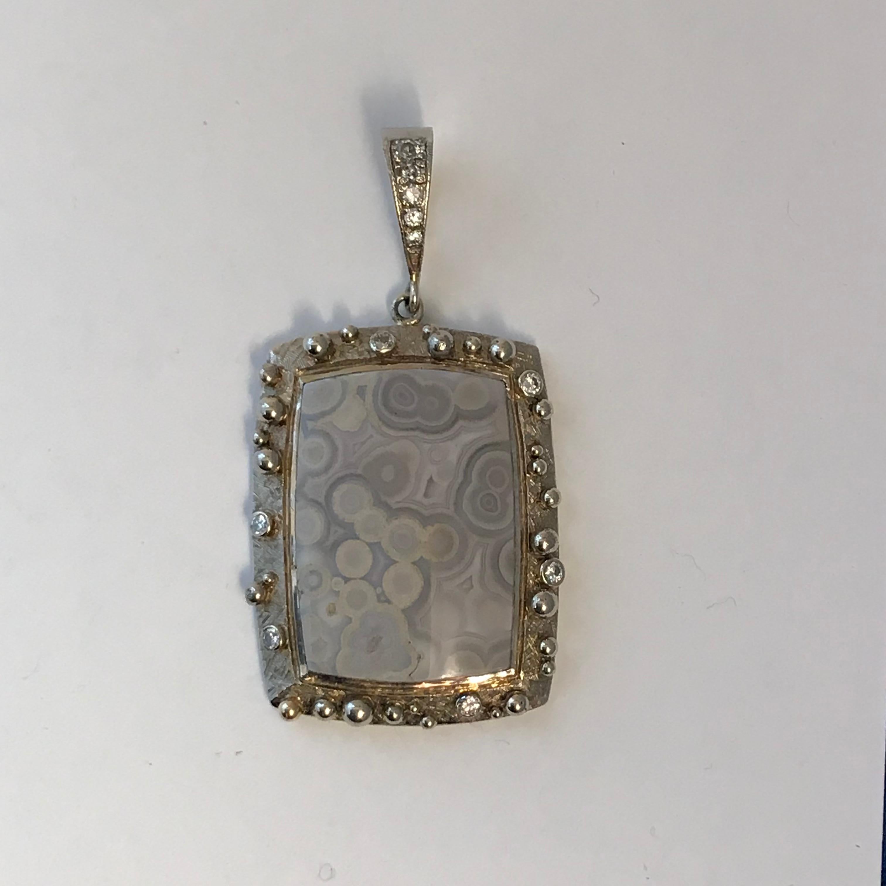 Tube Agate Pendant with .21 Carat Diamonds in 14 Karat White Gold In New Condition For Sale In Austin, TX