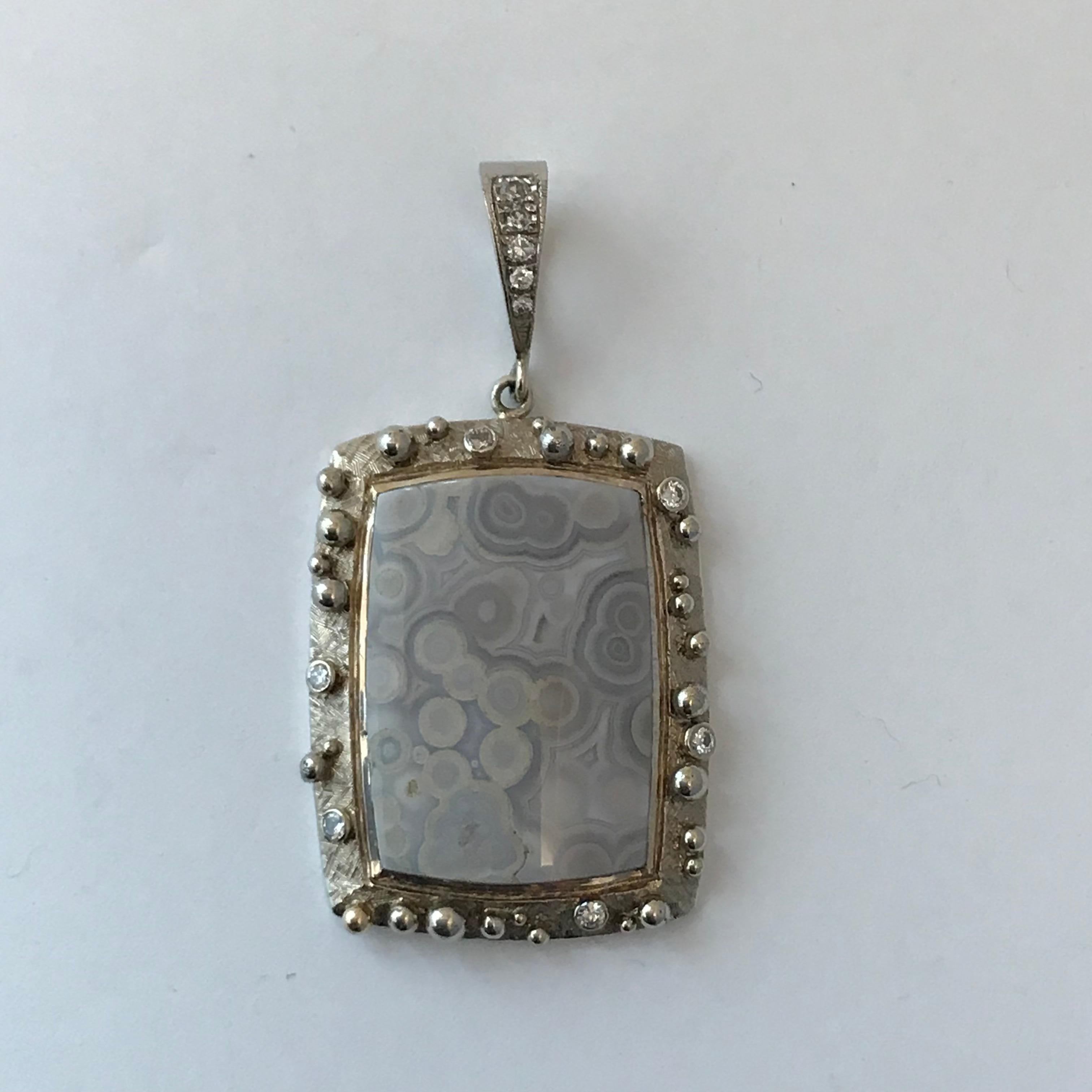 Tube Agate Pendant with .21 Carat Diamonds in 14 Karat White Gold For Sale 2