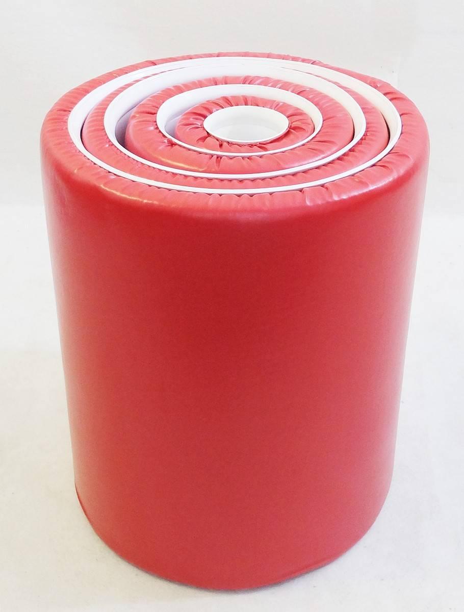Iconic tube chair by Joe Colombo, 1969. Manufactured by Flexform. Modular chair with plastic tubes, foam and covered by a polyurethane coat.