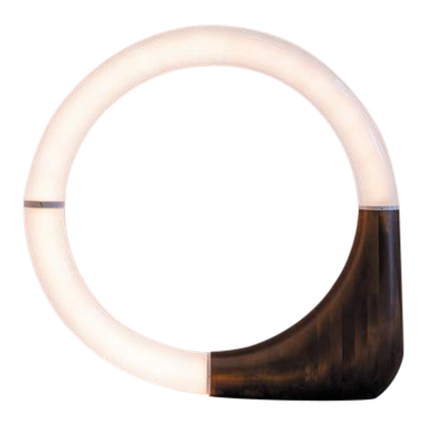 Kreis-Stehlampe mit röhrenförmigem Muster von Objekten mit häufigem Interesse im Angebot