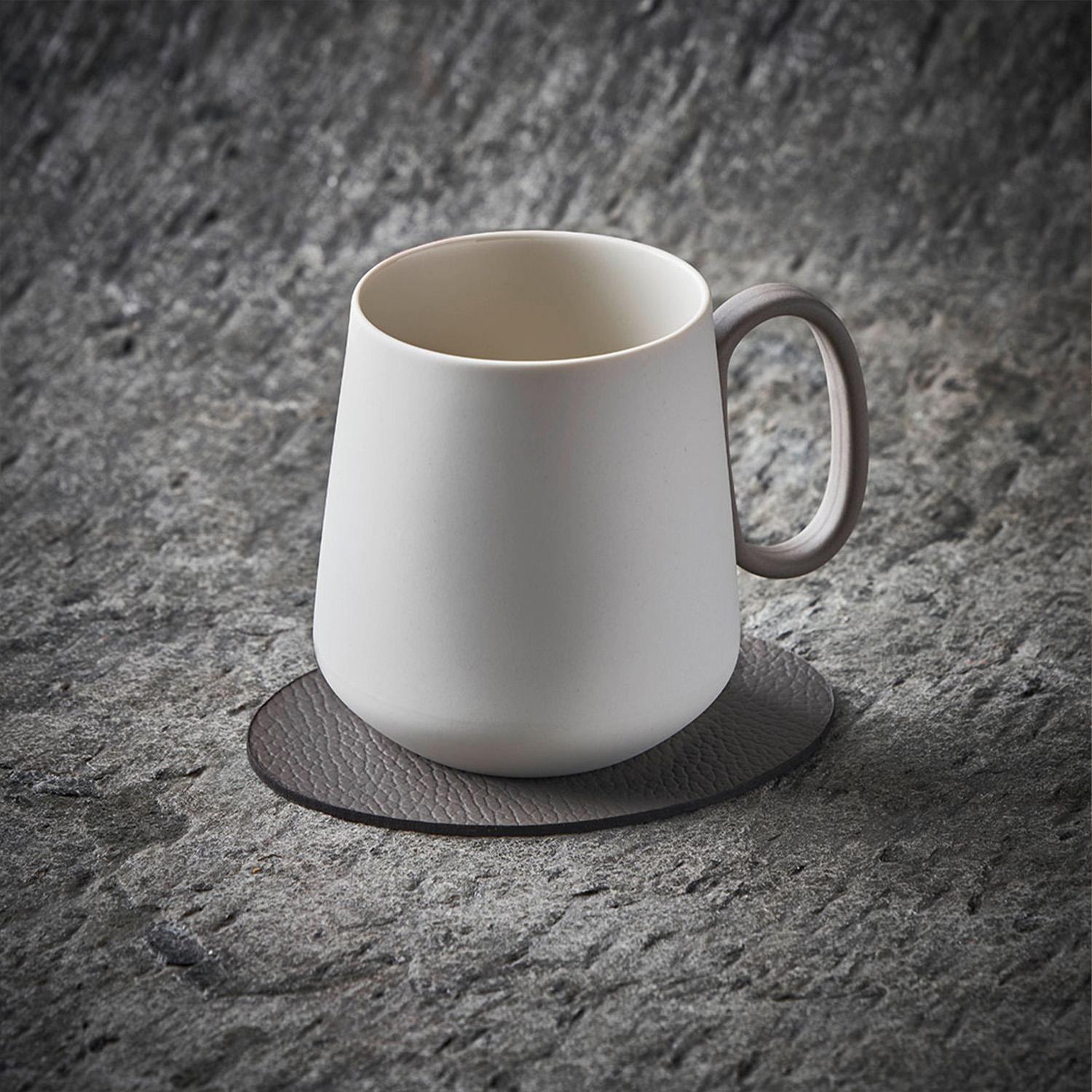 Set de dos tazas de porcelana hechas a mano - Marfil   Colección Esma Dereboy Tube Glaseado en venta